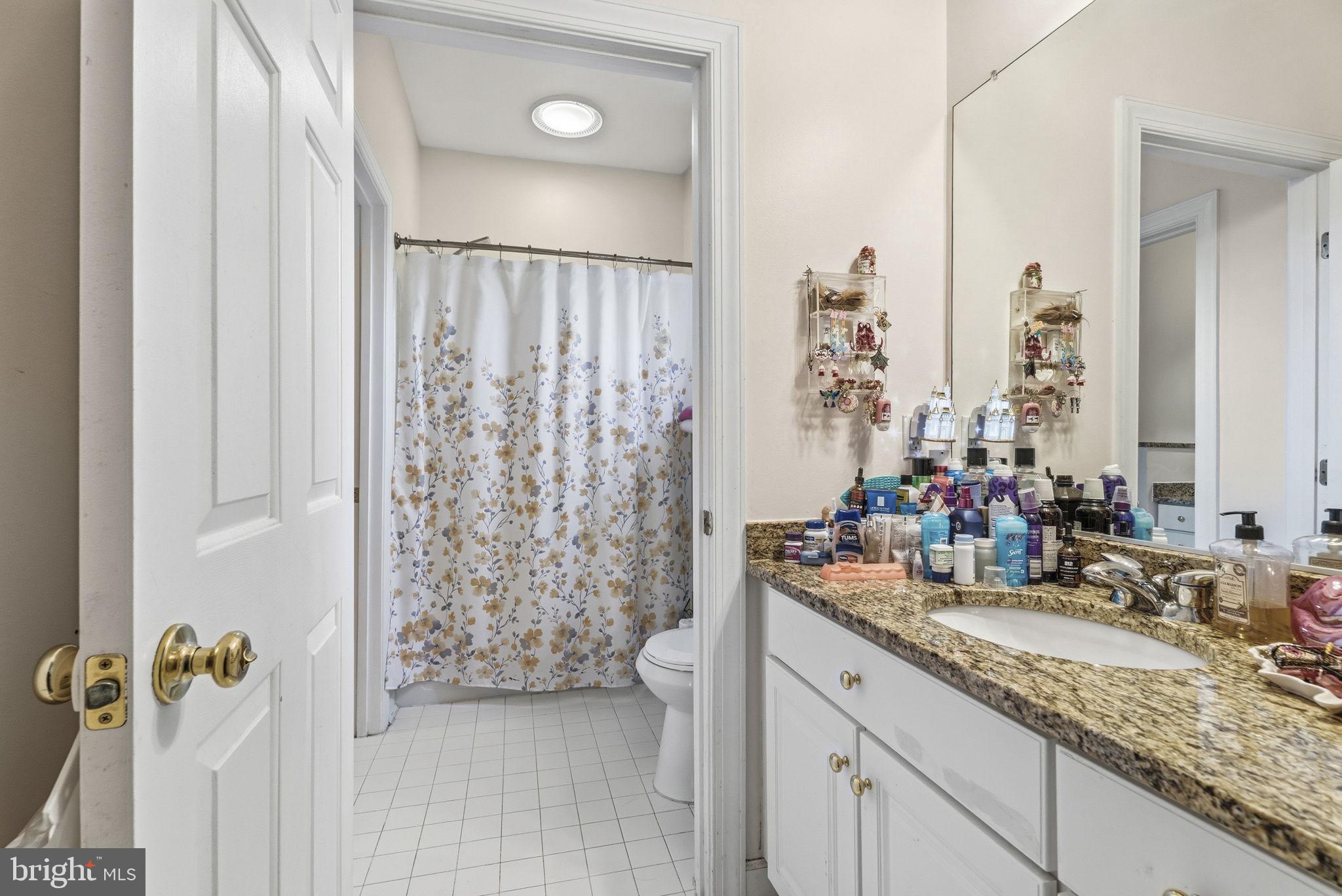 LANSDOWNE ON THE POTOMAC - Residential