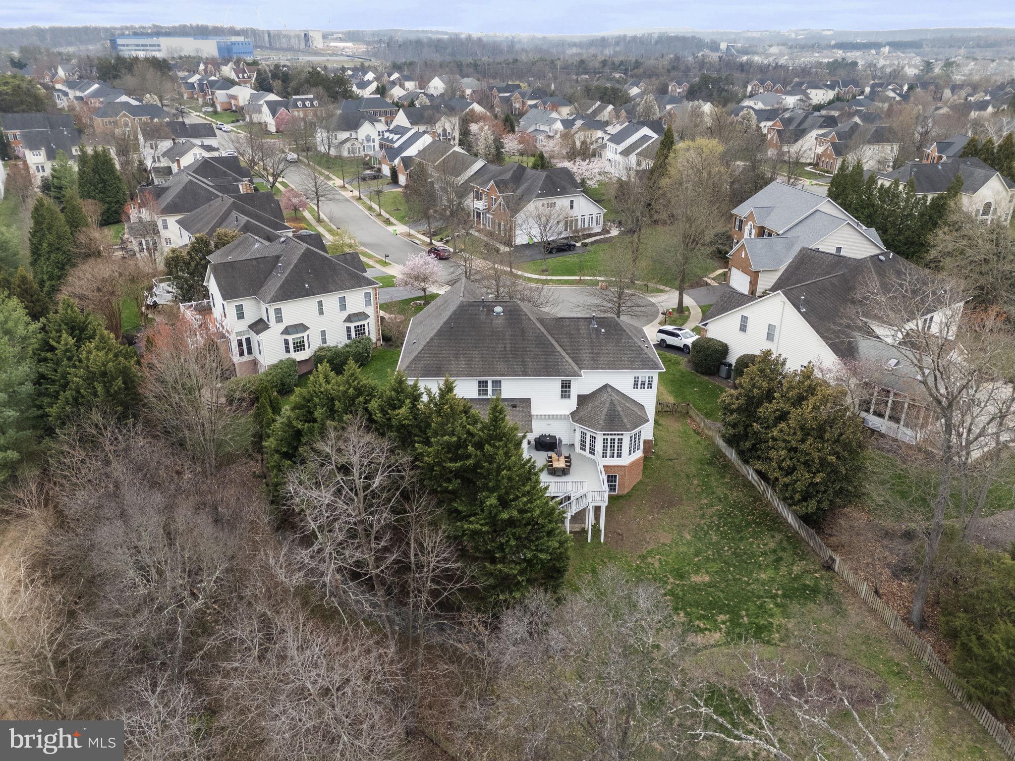LANSDOWNE ON THE POTOMAC - Residential