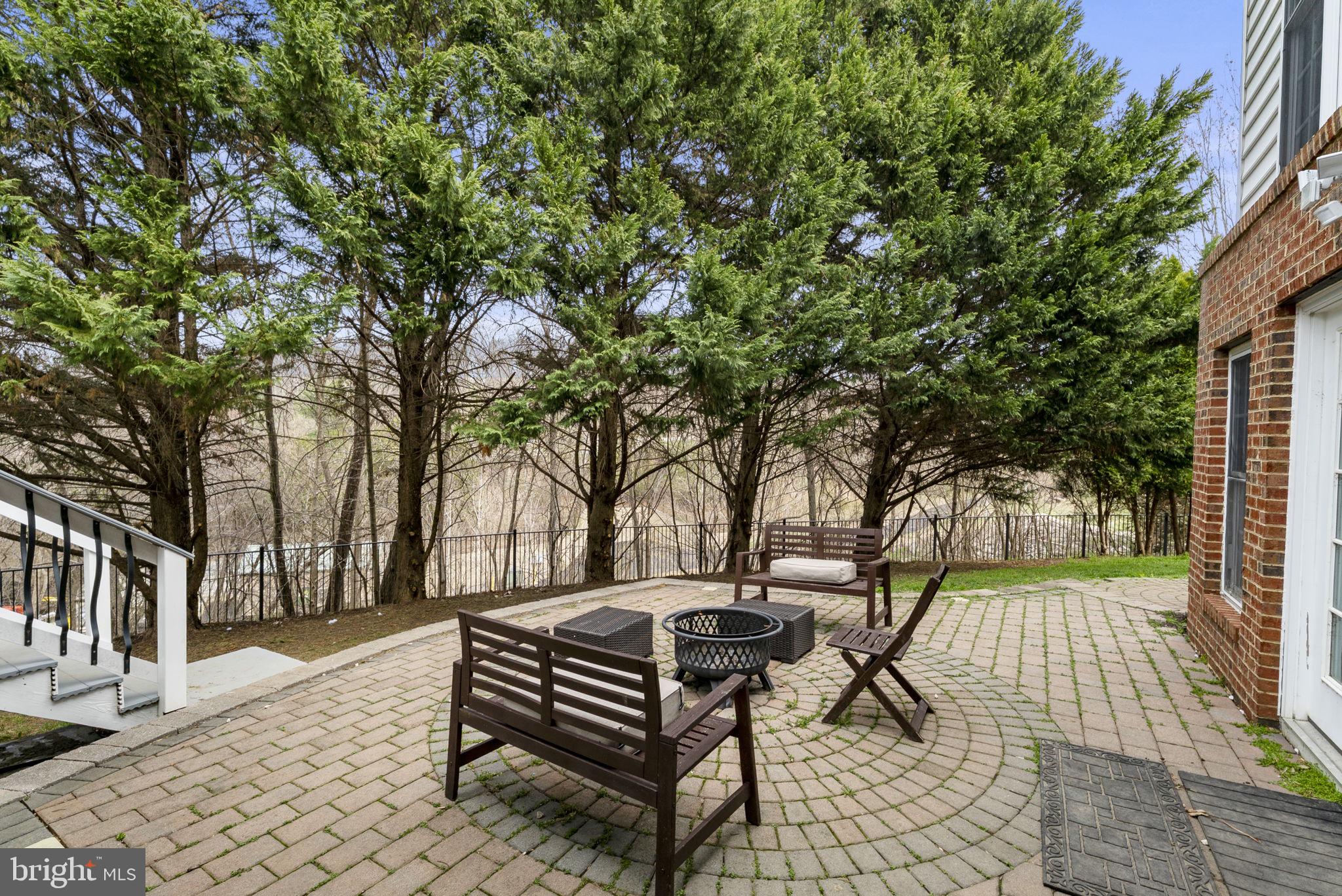 LANSDOWNE ON THE POTOMAC - Residential