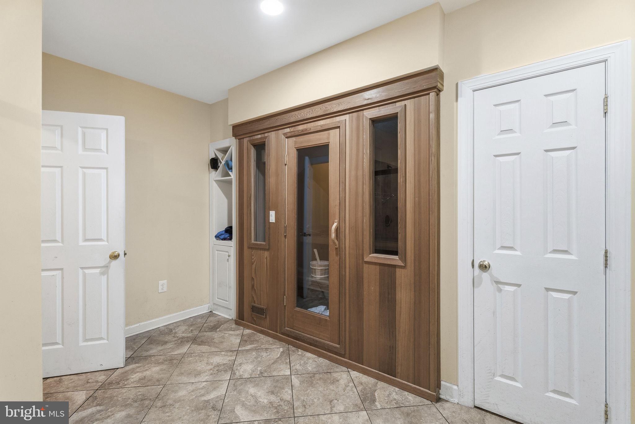 LANSDOWNE ON THE POTOMAC - Residential