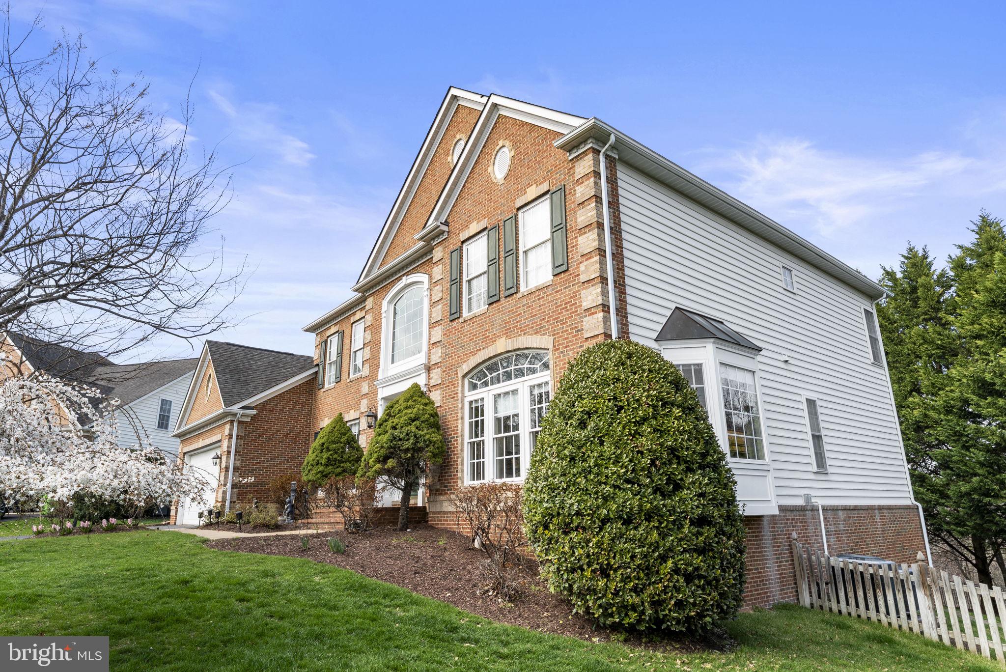LANSDOWNE ON THE POTOMAC - Residential