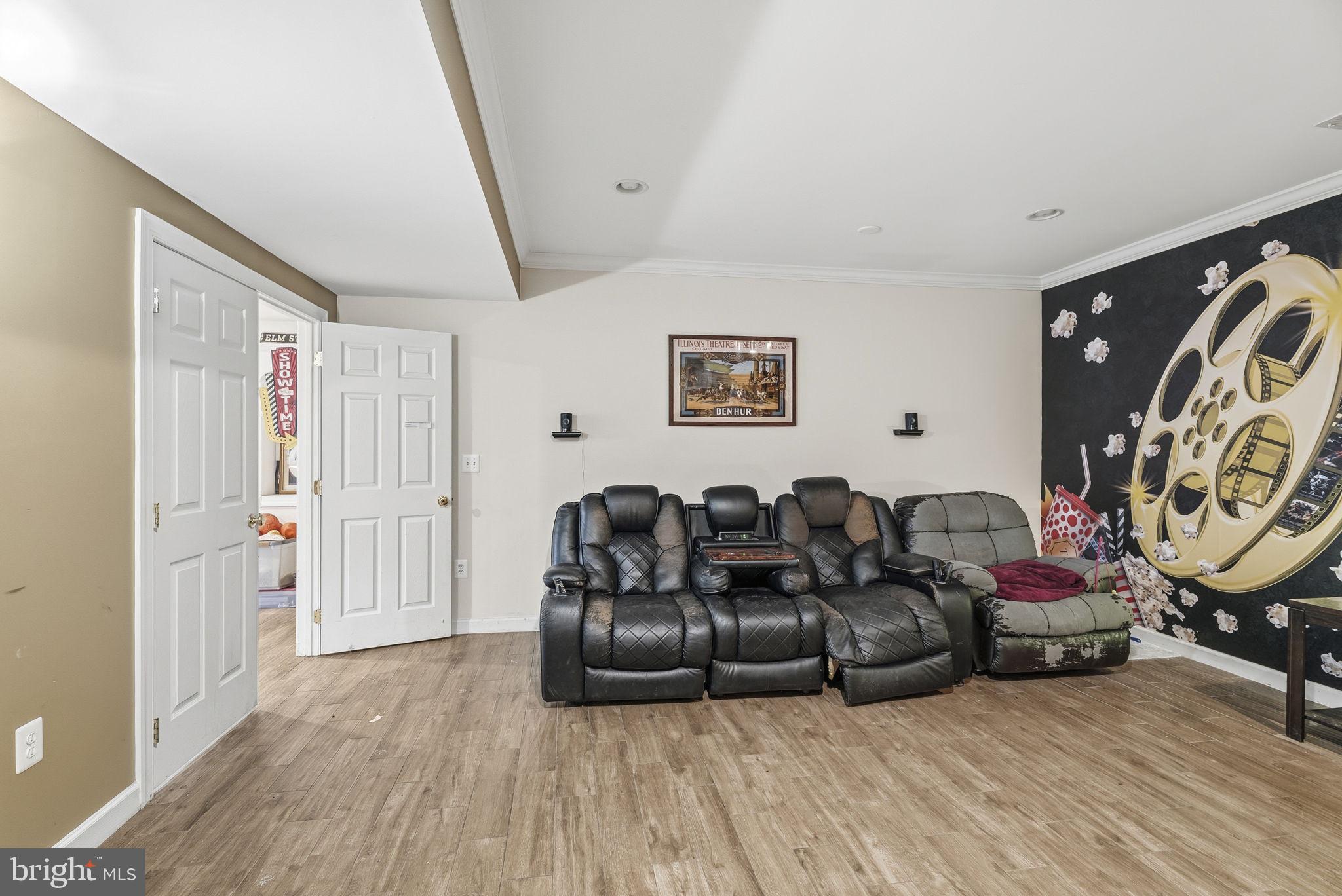 LANSDOWNE ON THE POTOMAC - Residential