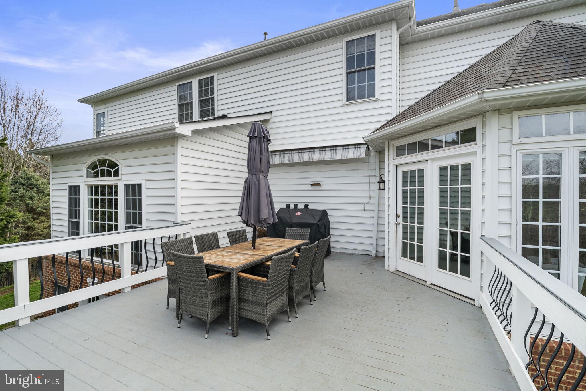 LANSDOWNE ON THE POTOMAC - Residential