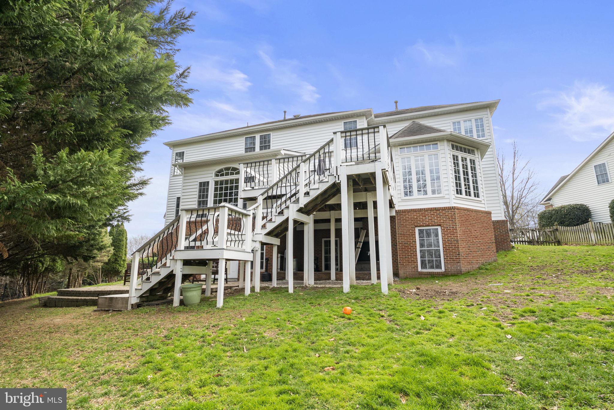 LANSDOWNE ON THE POTOMAC - Residential