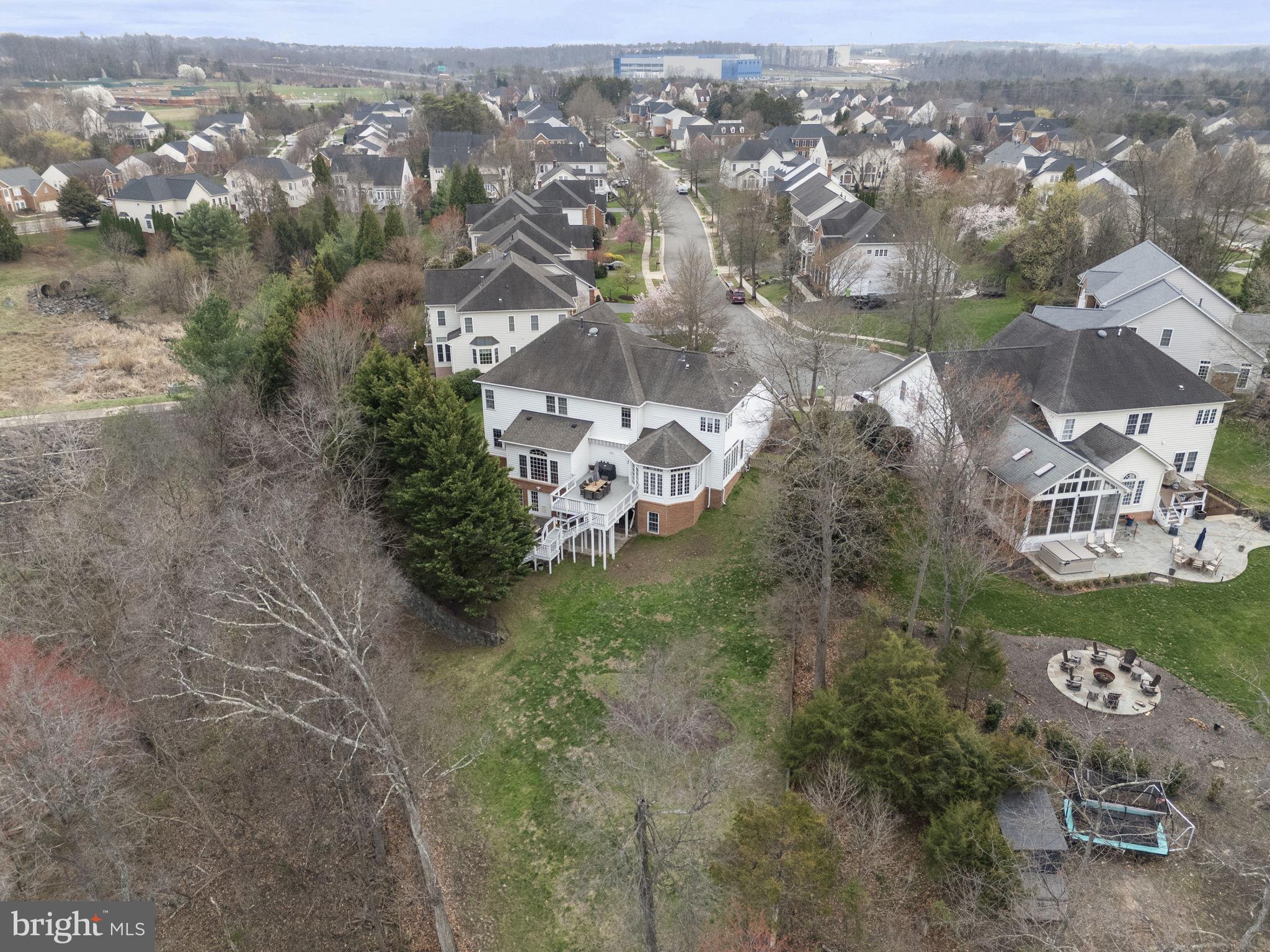 LANSDOWNE ON THE POTOMAC - Residential