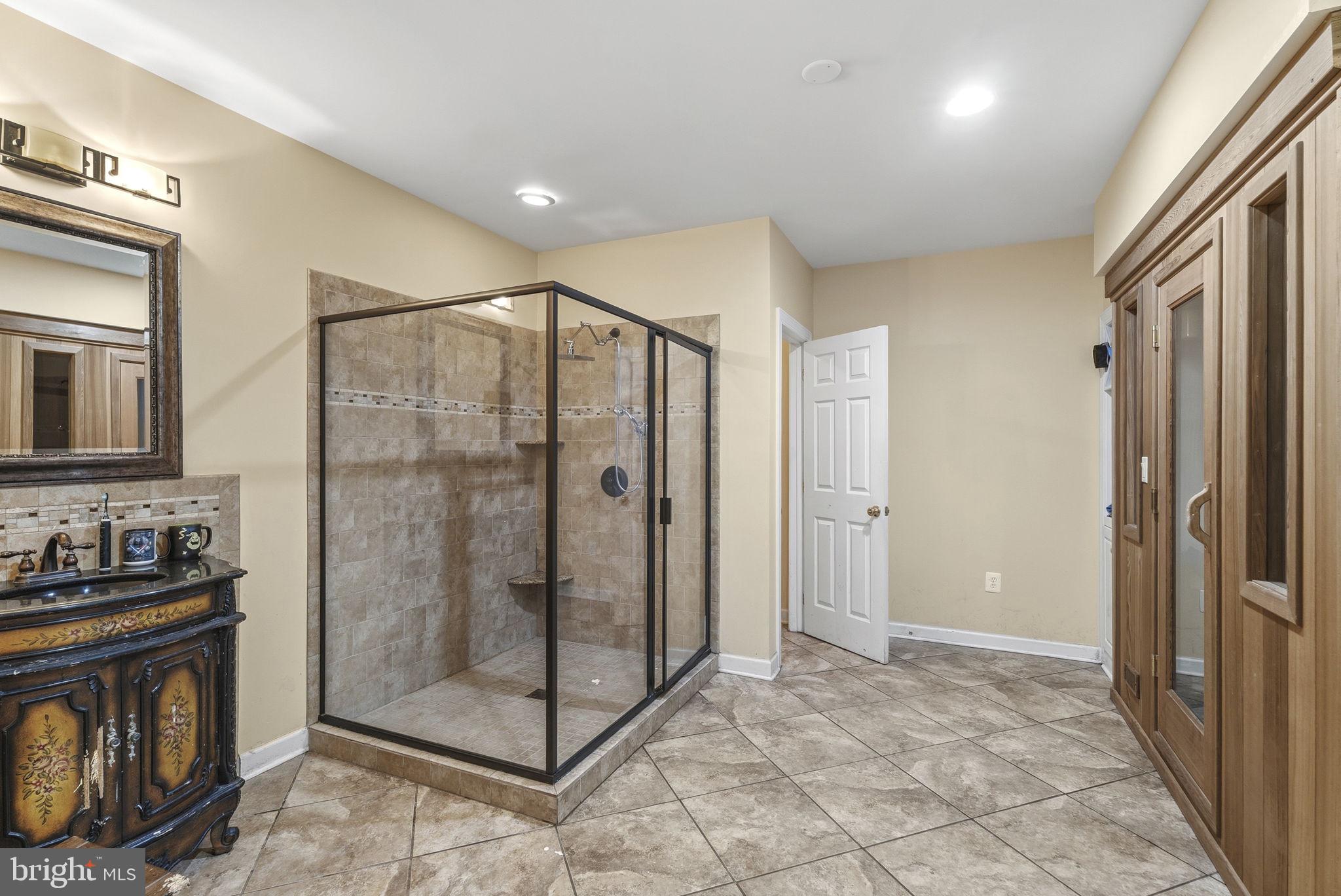 LANSDOWNE ON THE POTOMAC - Residential