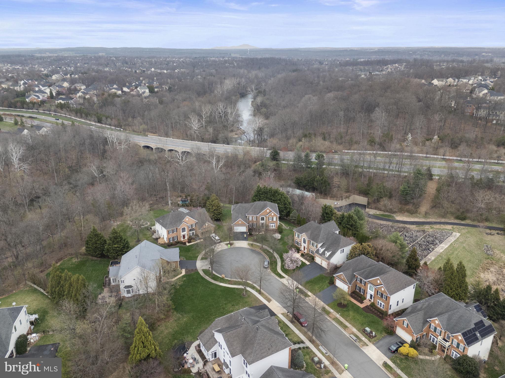 LANSDOWNE ON THE POTOMAC - Residential