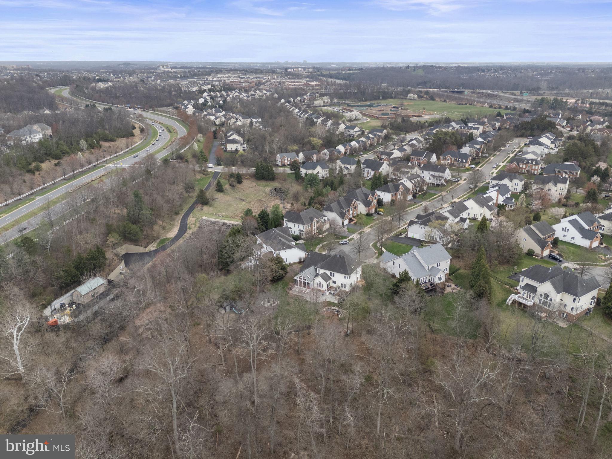 LANSDOWNE ON THE POTOMAC - Residential