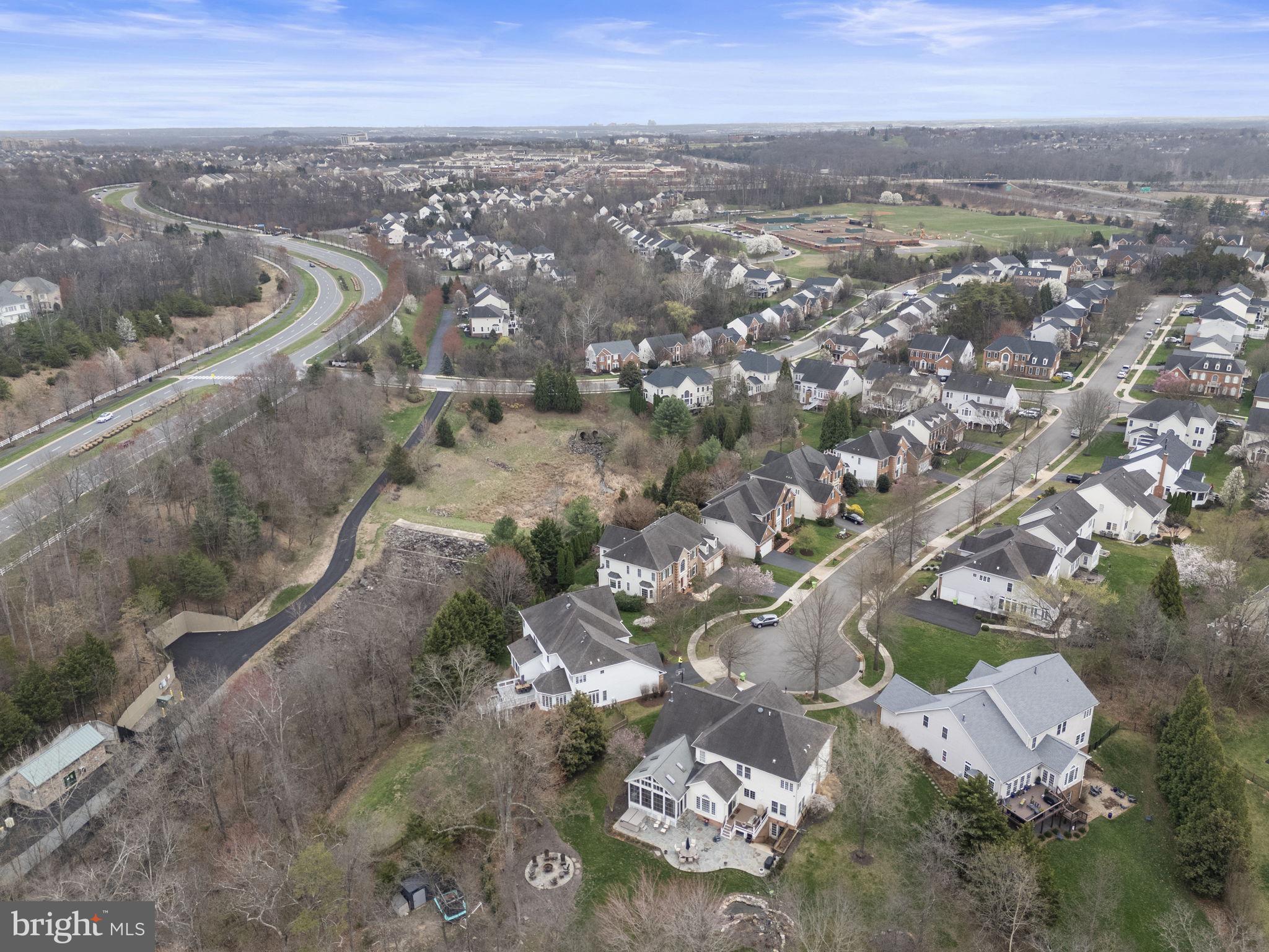 LANSDOWNE ON THE POTOMAC - Residential