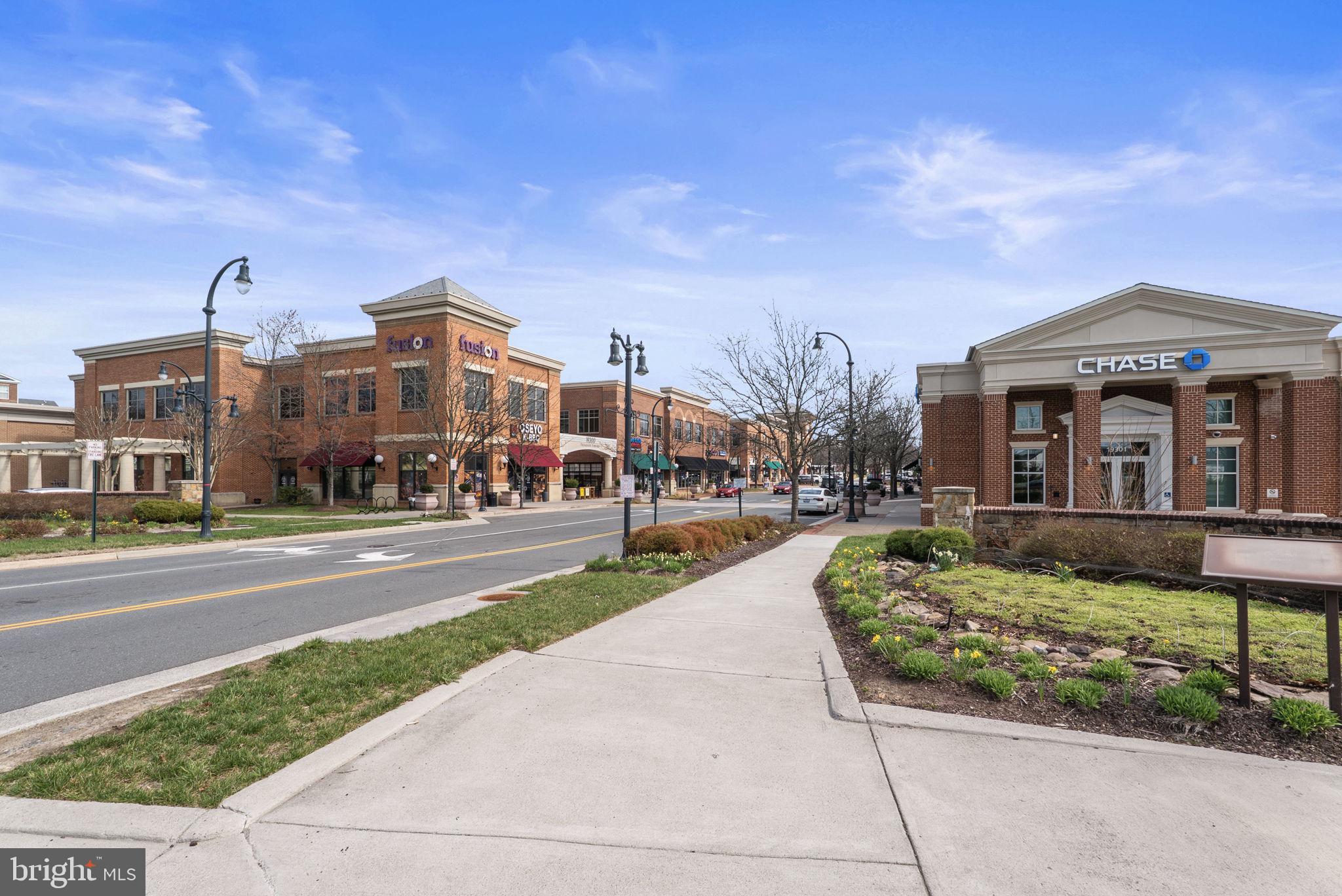 LANSDOWNE ON THE POTOMAC - Residential