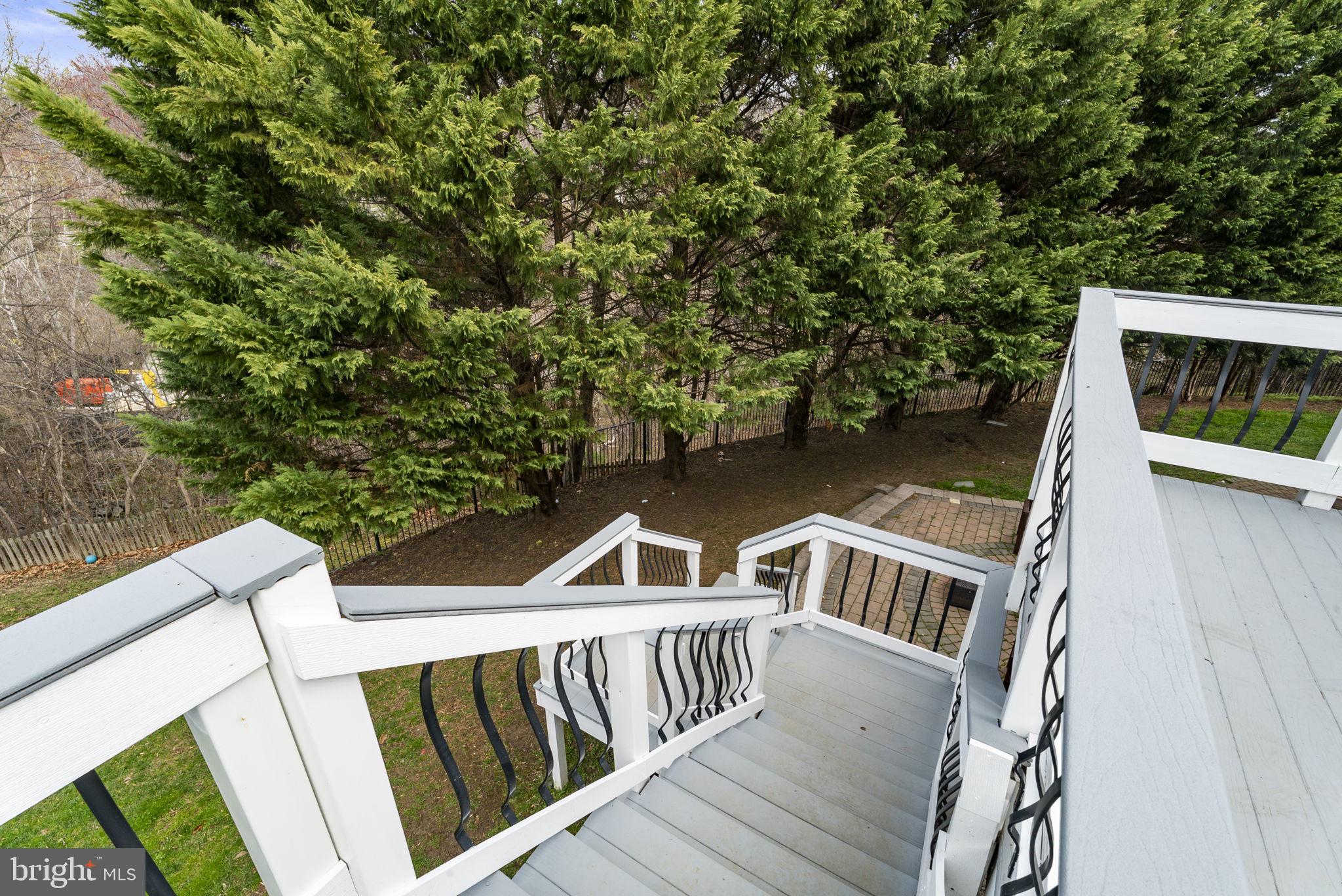 LANSDOWNE ON THE POTOMAC - Residential