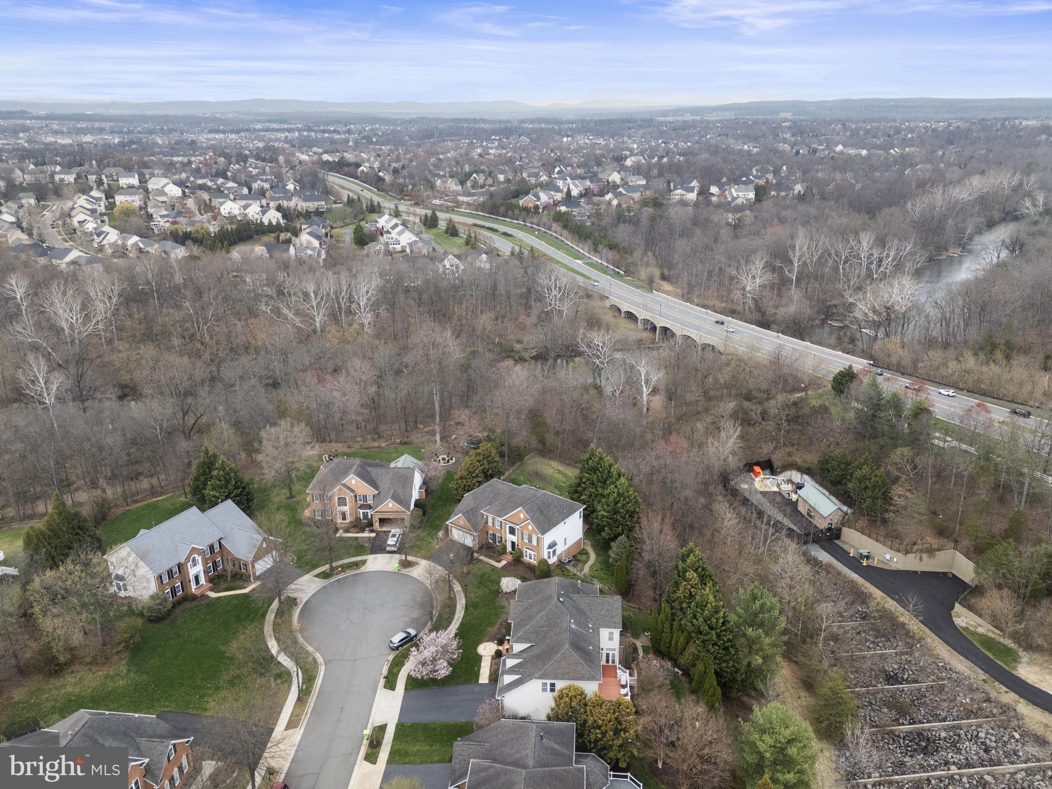 LANSDOWNE ON THE POTOMAC - Residential