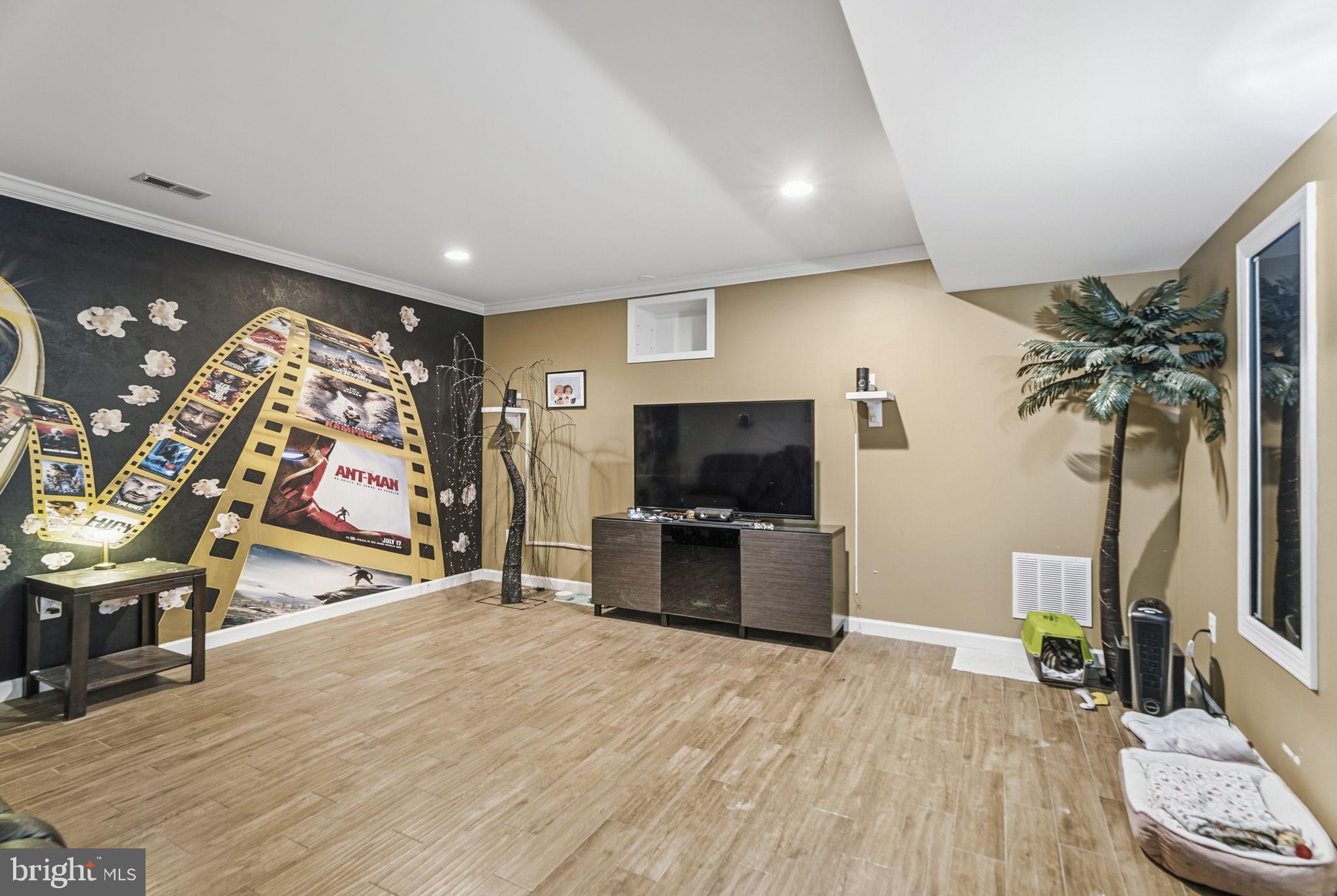 LANSDOWNE ON THE POTOMAC - Residential