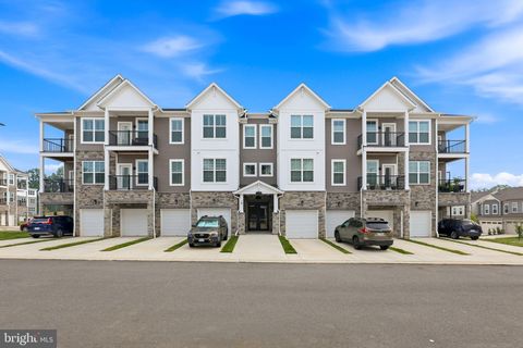Condo For Sale - 19 Artemisia Way #301<br/> STAFFORD, VA 22554