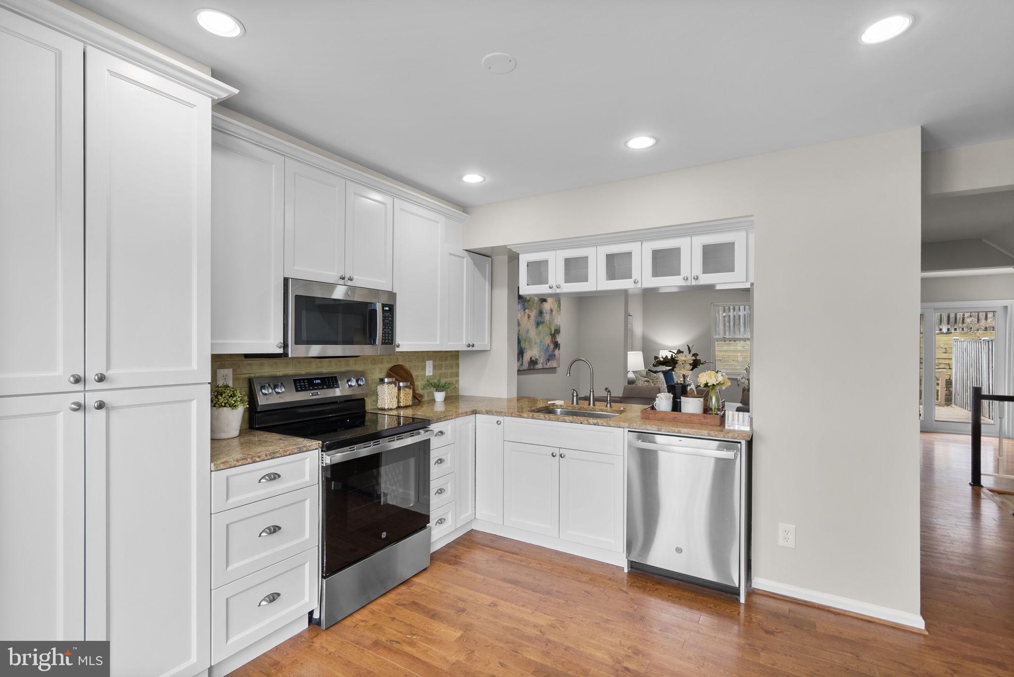 GUNNERS LAKE VILLAGE - Residential