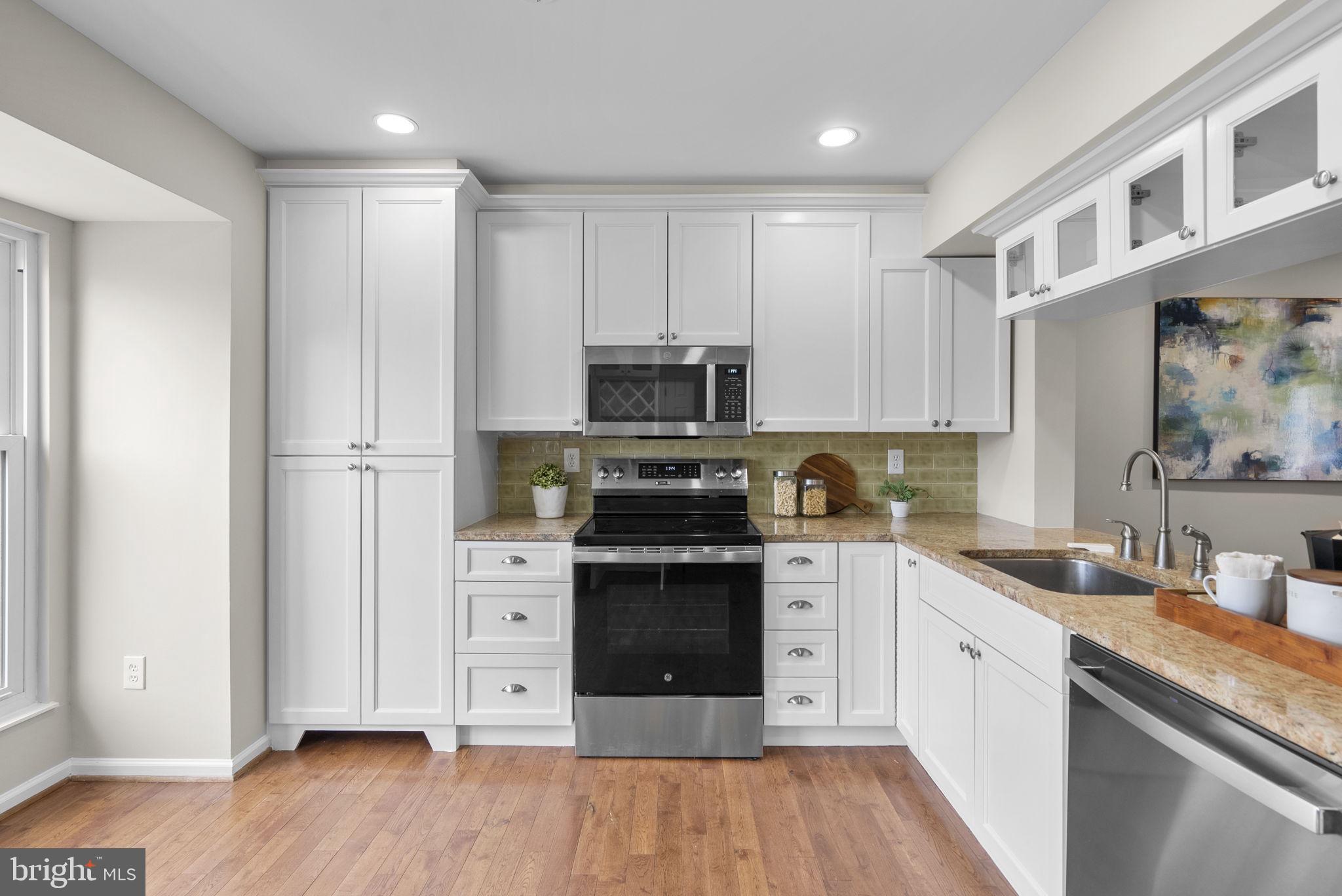 GUNNERS LAKE VILLAGE - Residential