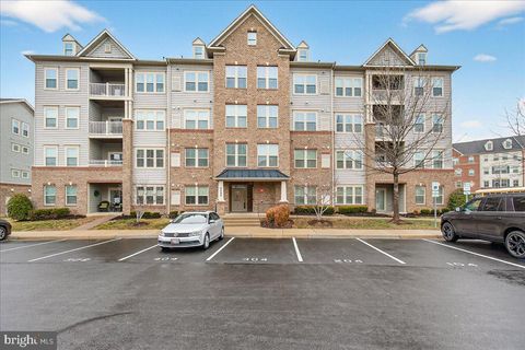 Photo of 6490 Calverton Drive #201, FREDERICK, MD 21703 (MLS # MDFR2077922)