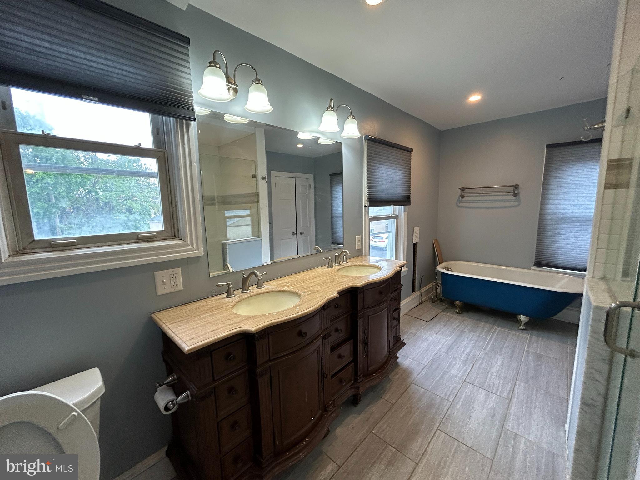 AMBLER HOUSE - Residential