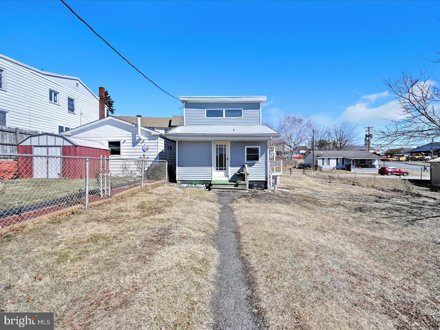 FRACKVILLE - Residential