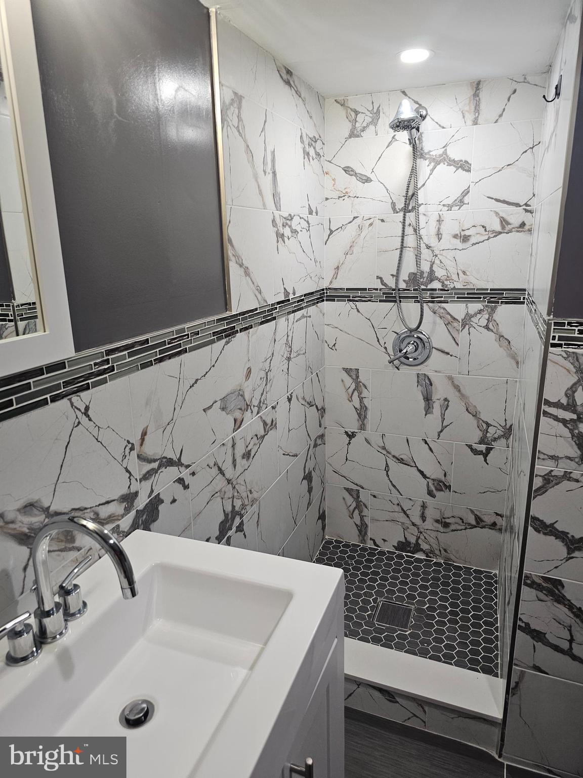 FRANKFORD - Residential Lease