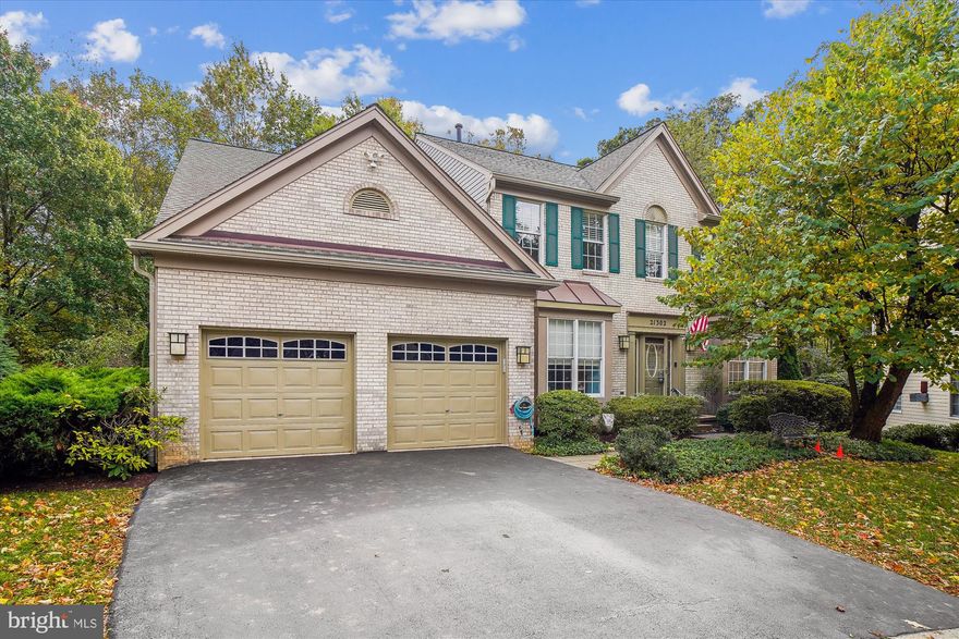 THE CONTRACT IS SHACKY.  SELLERS ARE ACCEPTING BACKUP OFFERS.  BEATUTIFUL LARGE HOME IN MILESTONE, A UNIGUE OPPORTUNITY TO ACQUIRE A HOME IN A CUL-DE-SAC, PRIVATE BACKYARD WITH EXTENDED EXCELLENT LANDSCAPING ALL WAY TO THE TREES, SCREEN PORCH/DECK, 2 STAIRCASES, AND MUCH MORE.  CONVENIENTLY LOCATED. ESTABLISHED NEIGHBORHOOD, 6BR, 4BA, HVAC, WATER HEATER AND THE ROOF LESS THAN 10 YEARS OLD, AND COMES WITHA ONE YEAR HOME WARRANTY. ENJOY A SHORT WALKING DISTANCE TO RESTAURANTS AND ALL YOUR SHOPPING NEEDS IN MILESTONE CENTER. FOR YOUR CONVENIANCE HIGHWAYS AND BUS STOPS ARE CLOSE PROXIMITY. THIS AMAZING HOME AWAITS YOU.