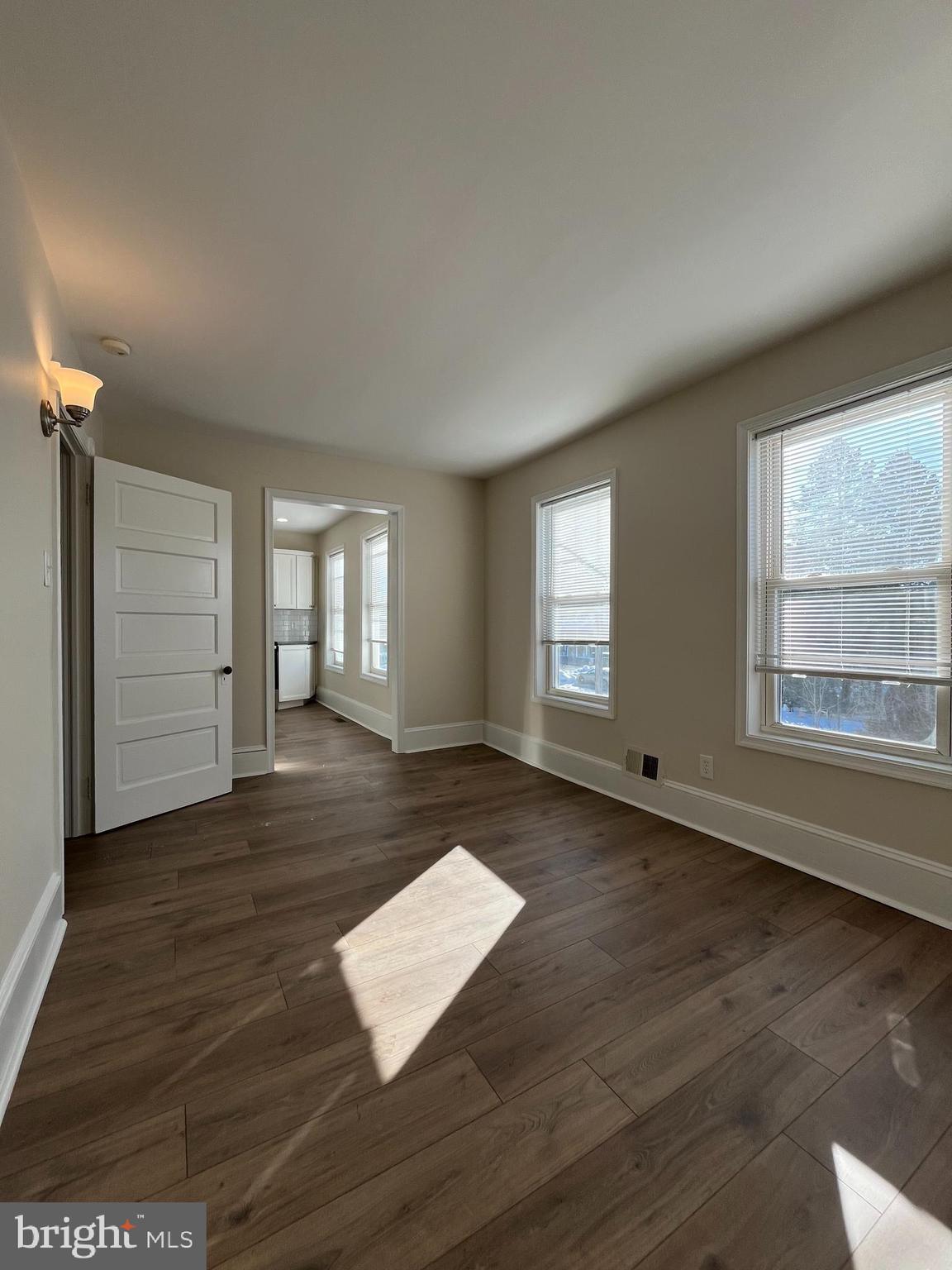 85 W LINCOLN HIGHWAY B