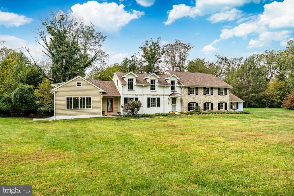 Photo of 399 Sycamore Mills Rd, MEDIA, PA 19063 (MLS # PADE2100890)