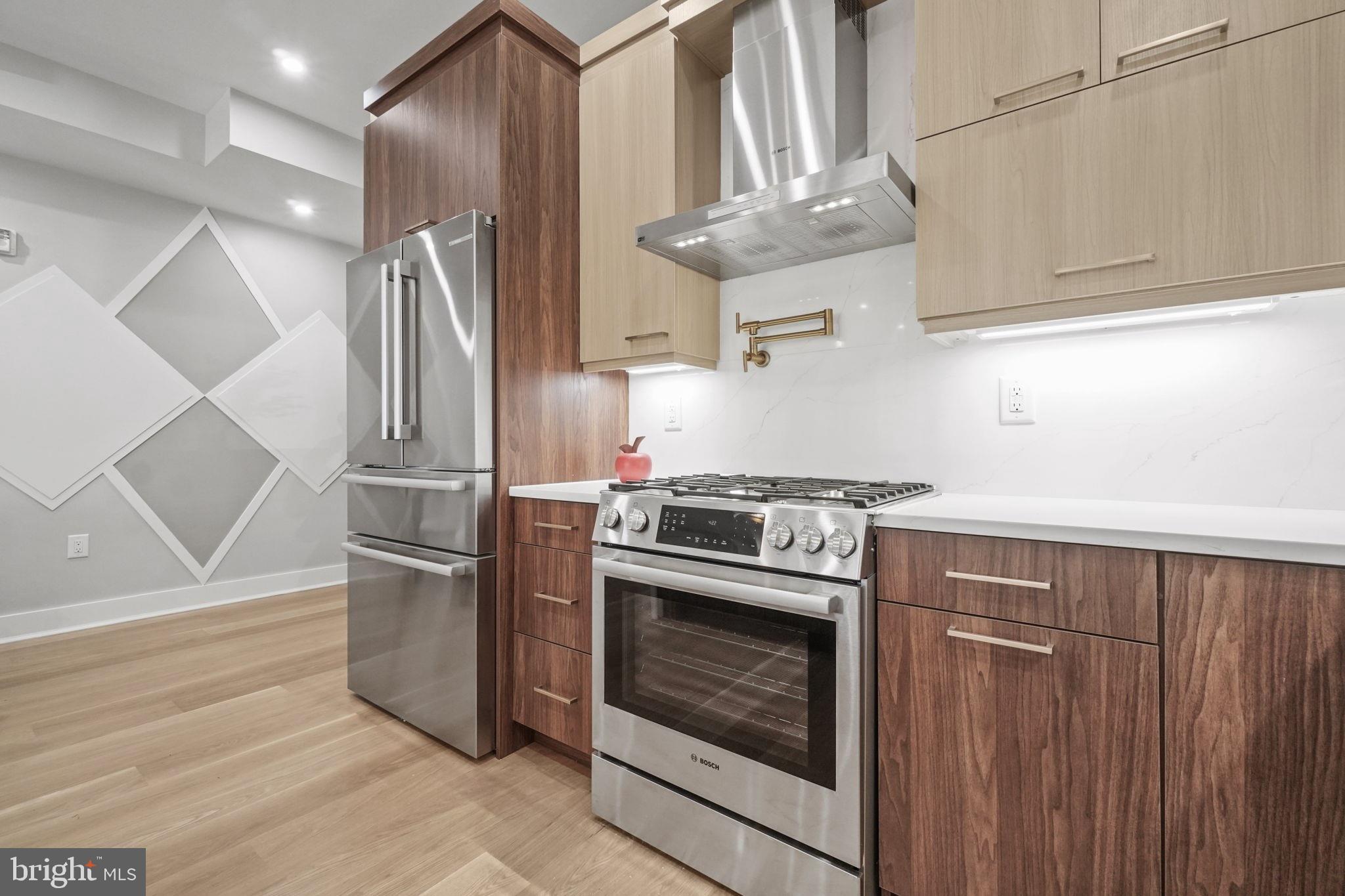 160 CENTRAL AVE 1