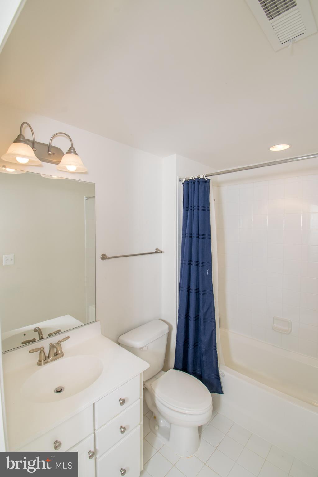 MARLBORO RIDING-PLAT 1> - Residential