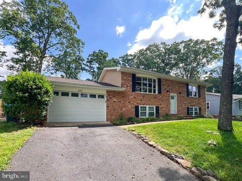 Homes For Rent - 433 Deerwood Drive<br/> FREDERICKSBURG, VA 22401