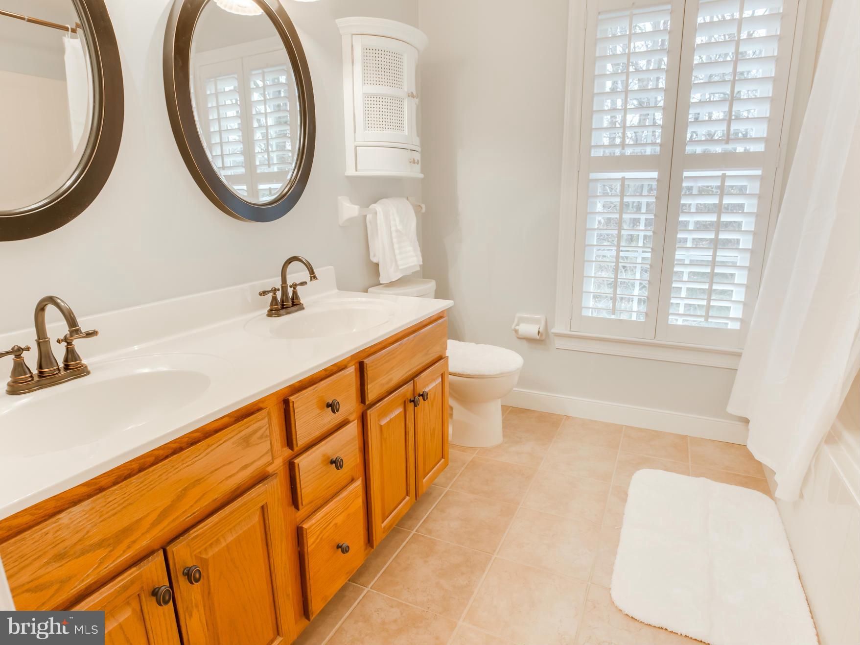 RIDGE POINTE - Residential