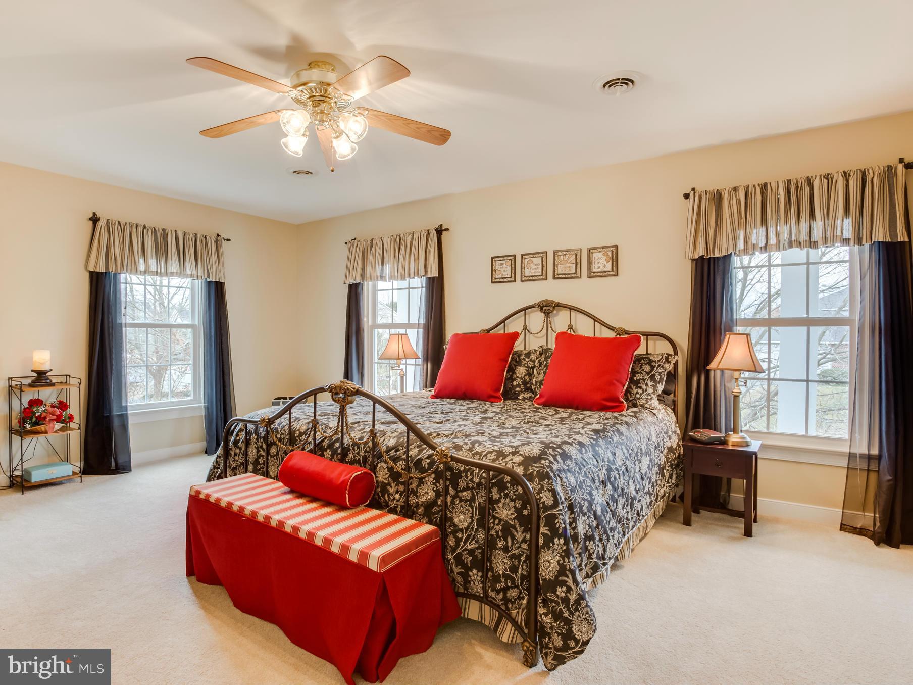 RIDGE POINTE - Residential