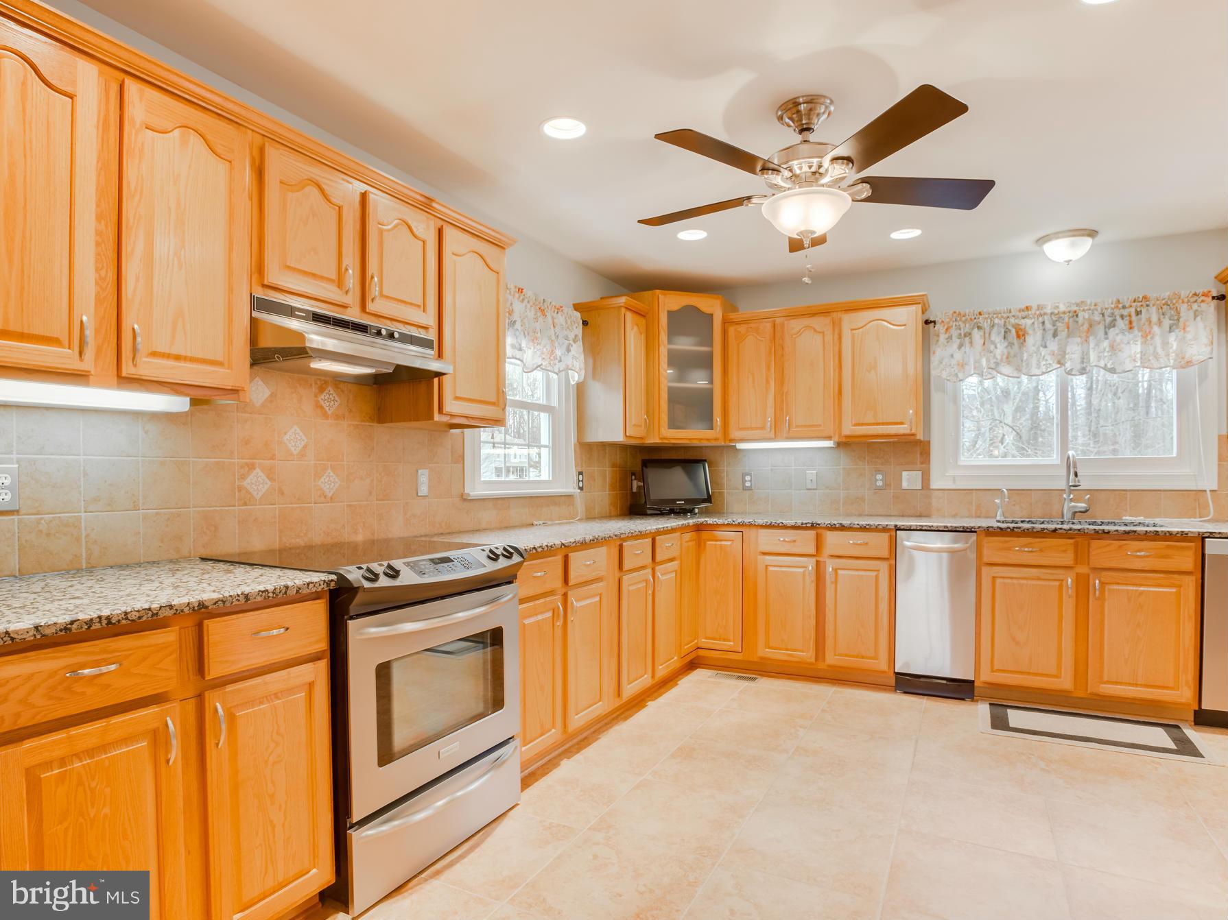 RIDGE POINTE - Residential