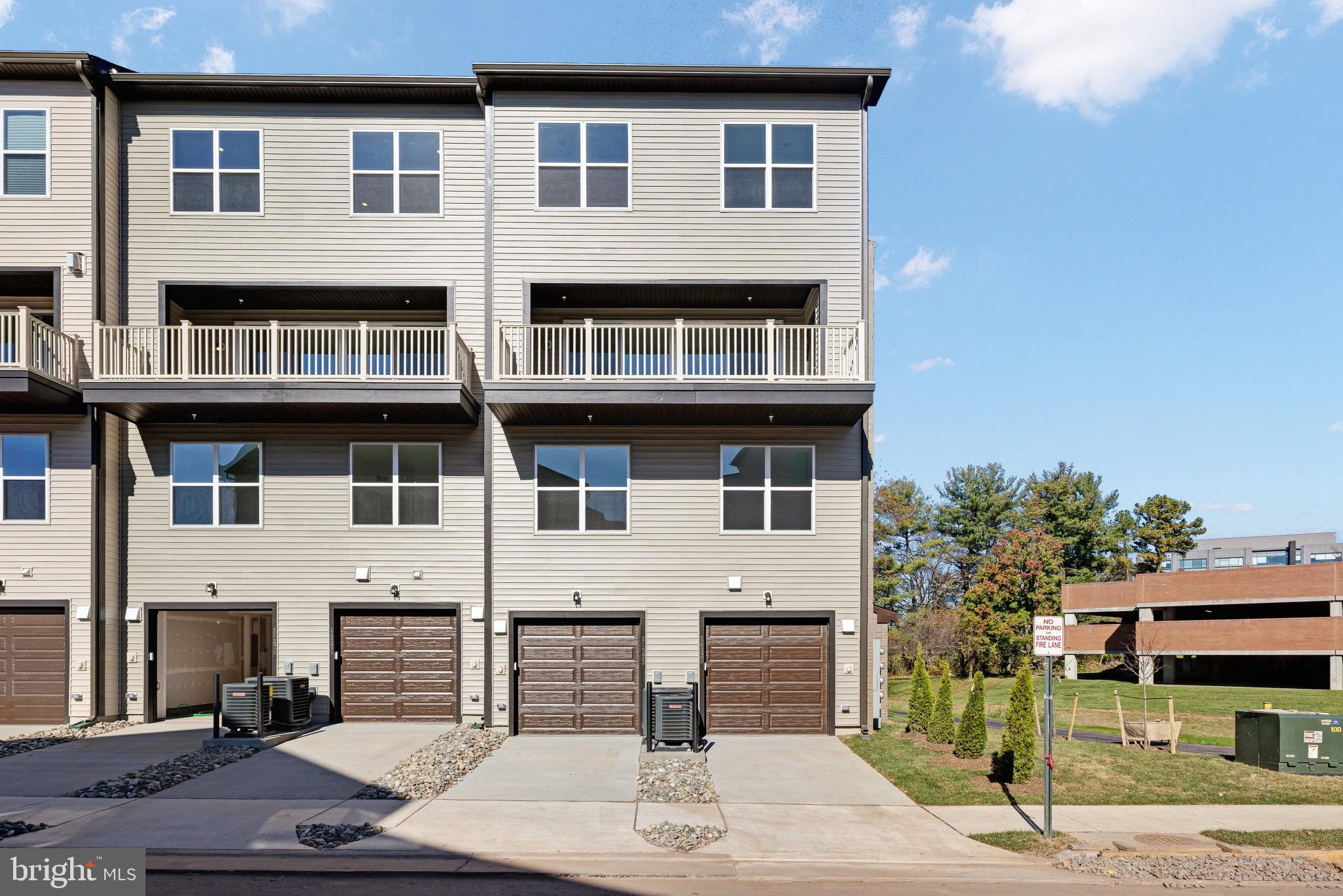 THE BOULEVARDS AT WESTFIELDS - Residential Lease