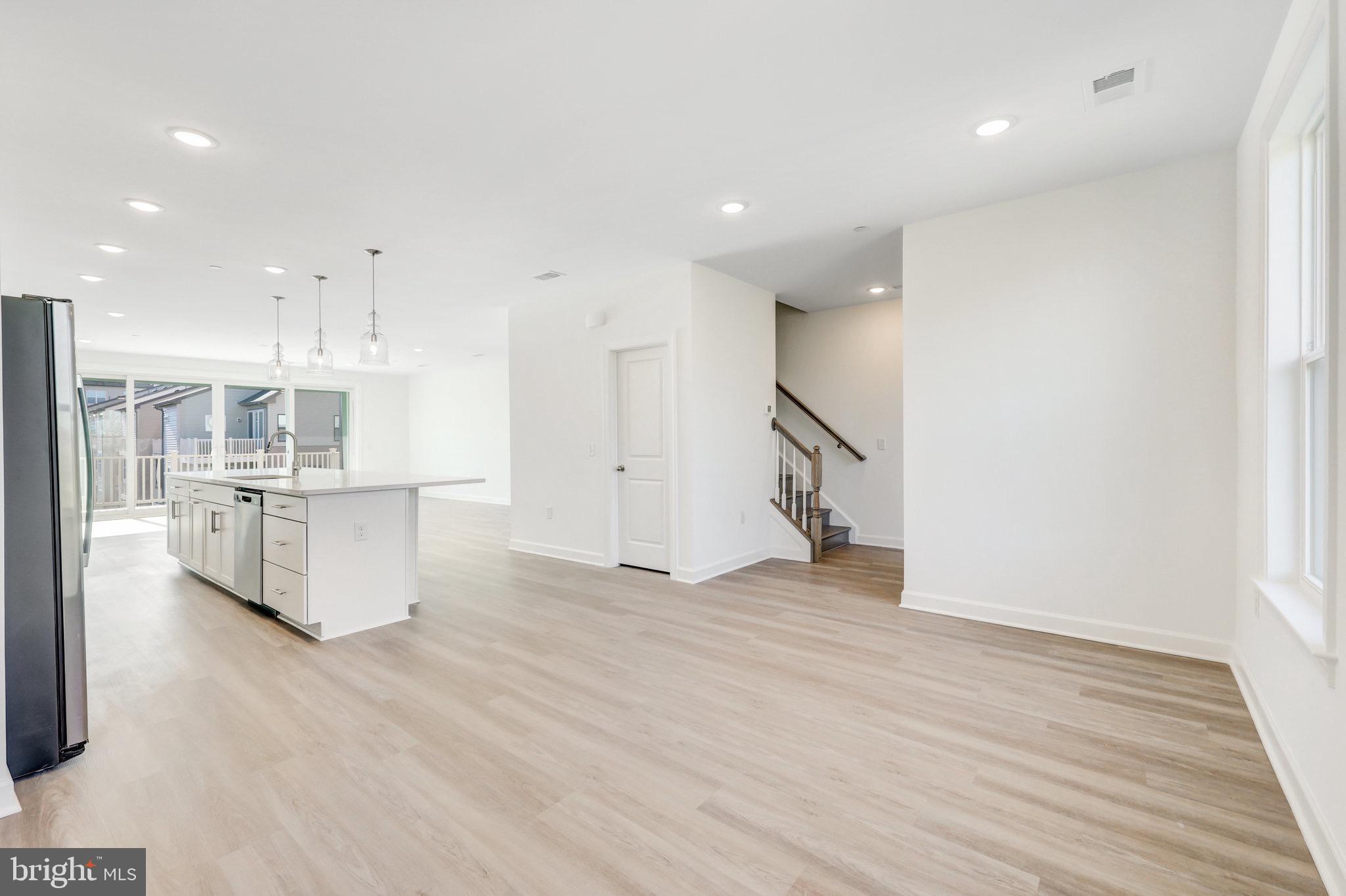 THE BOULEVARDS AT WESTFIELDS - Residential Lease