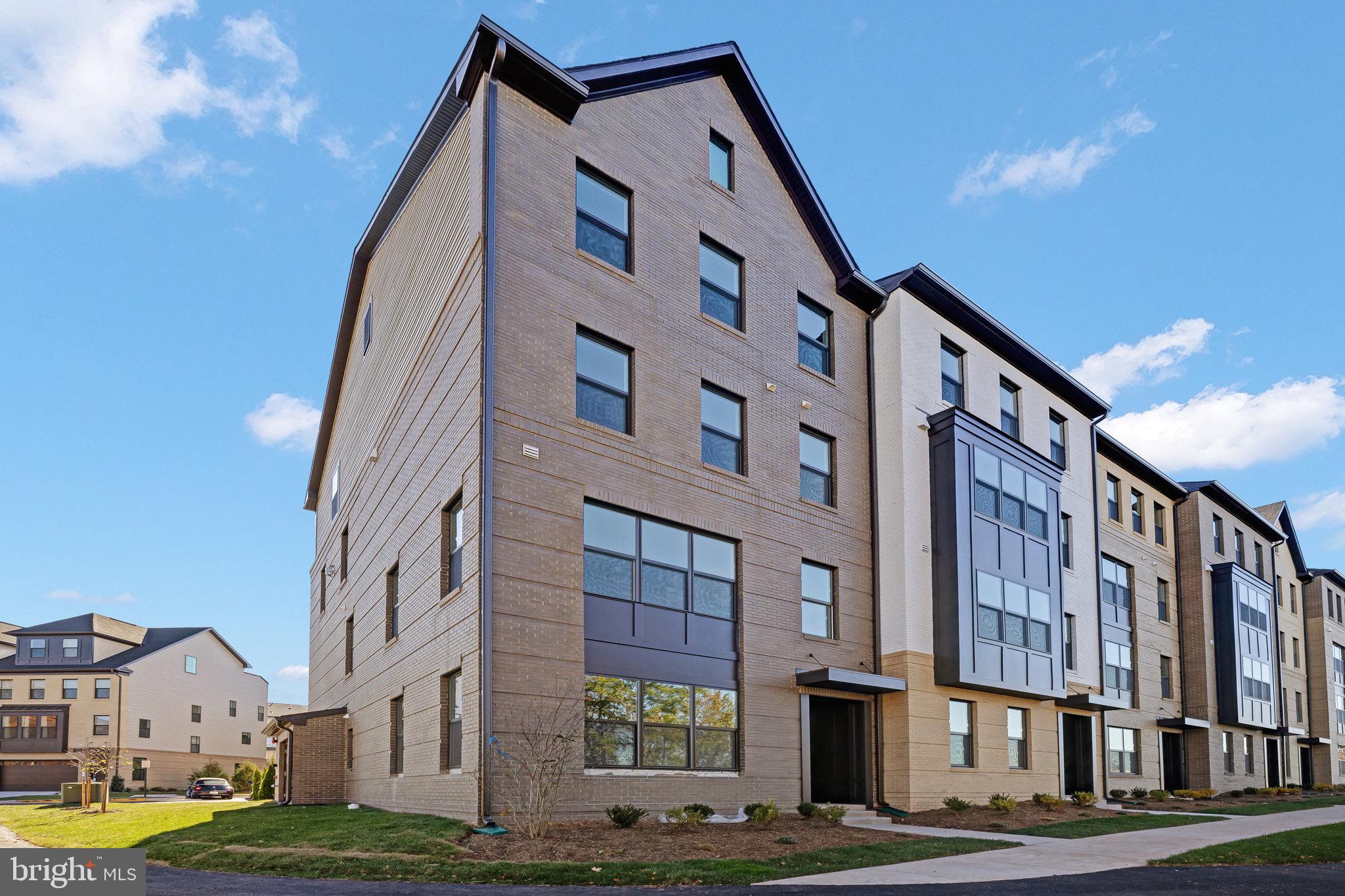 THE BOULEVARDS AT WESTFIELDS - Residential Lease