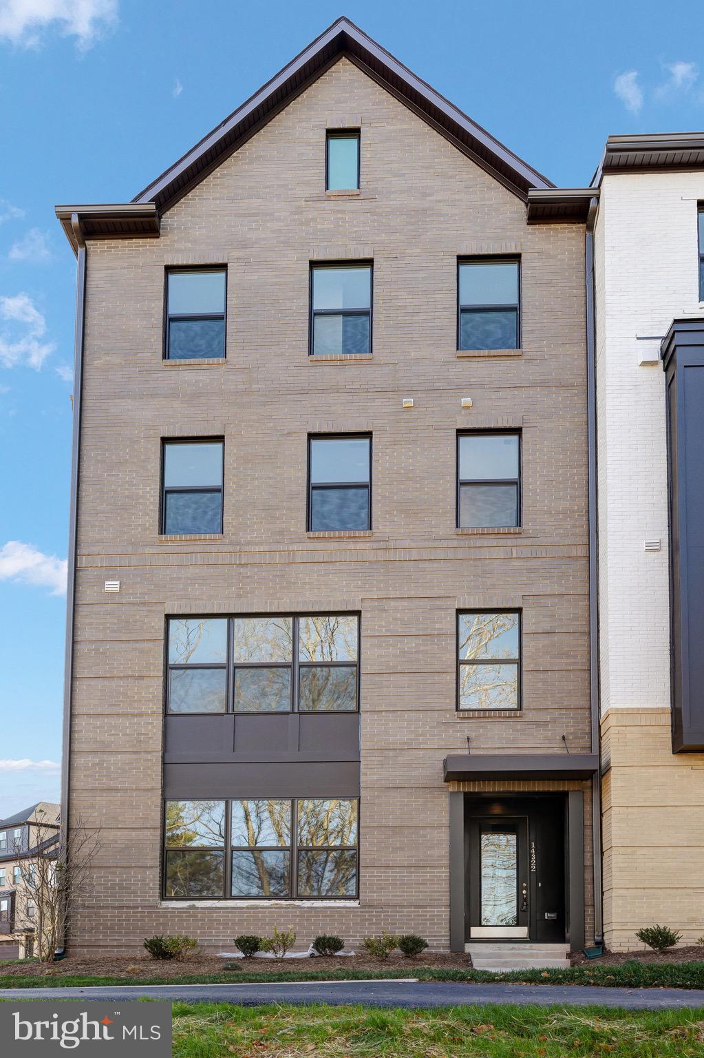 THE BOULEVARDS AT WESTFIELDS - Residential Lease