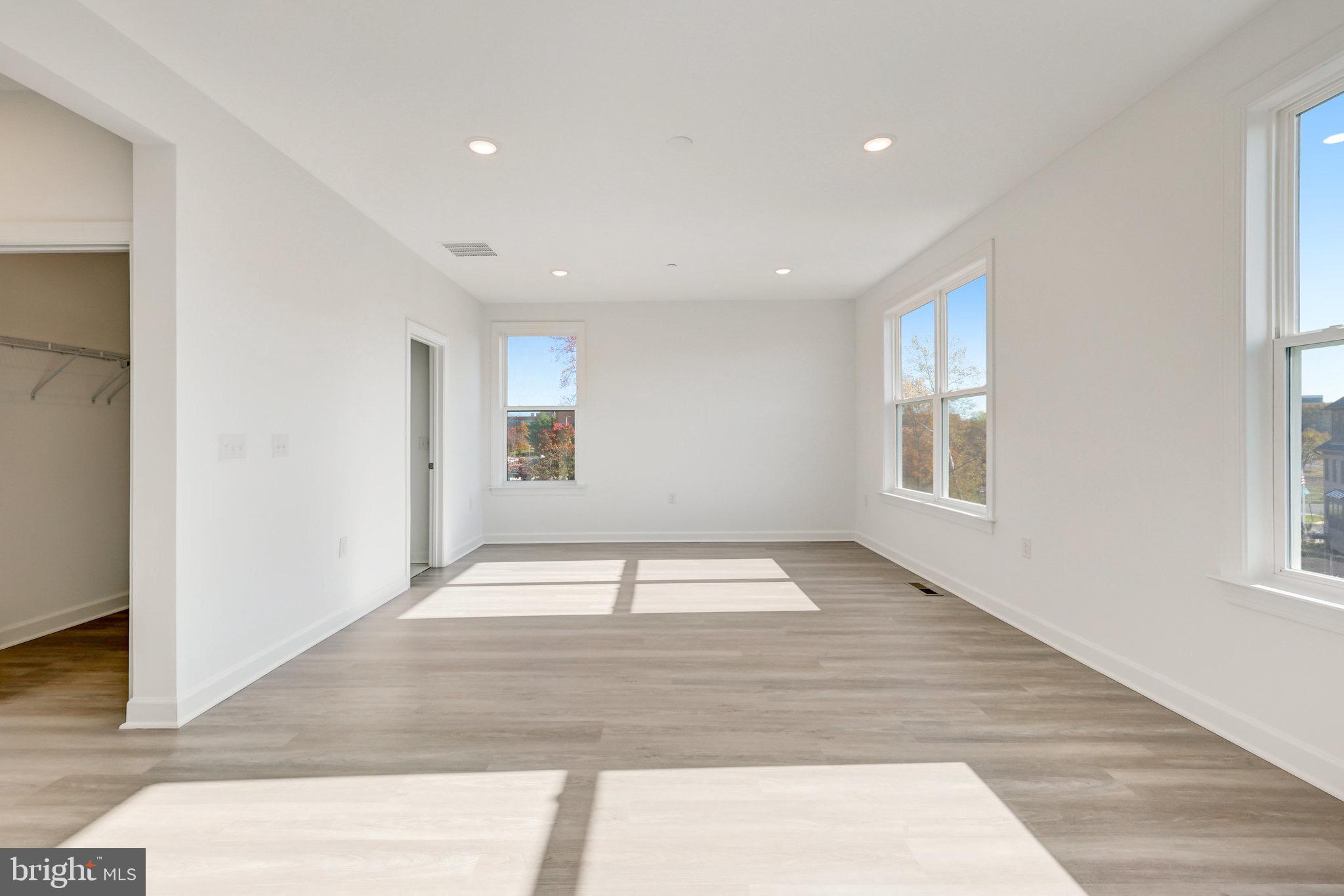 THE BOULEVARDS AT WESTFIELDS - Residential Lease