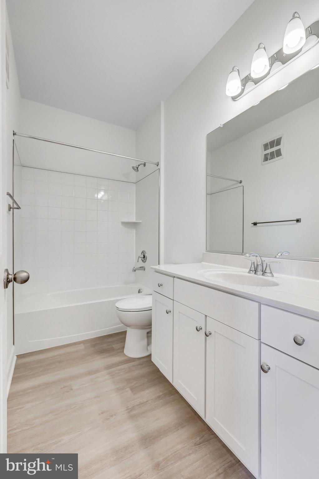 THE BOULEVARDS AT WESTFIELDS - Residential Lease