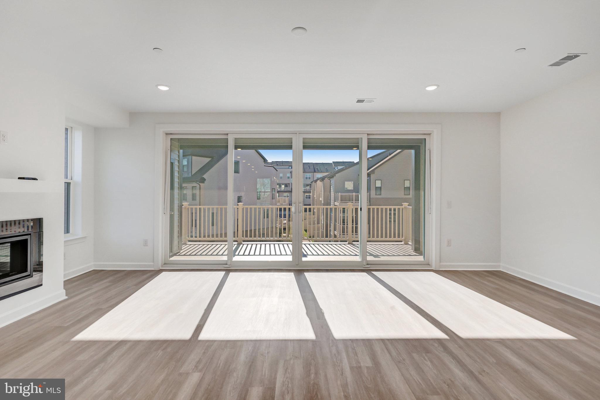 THE BOULEVARDS AT WESTFIELDS - Residential Lease