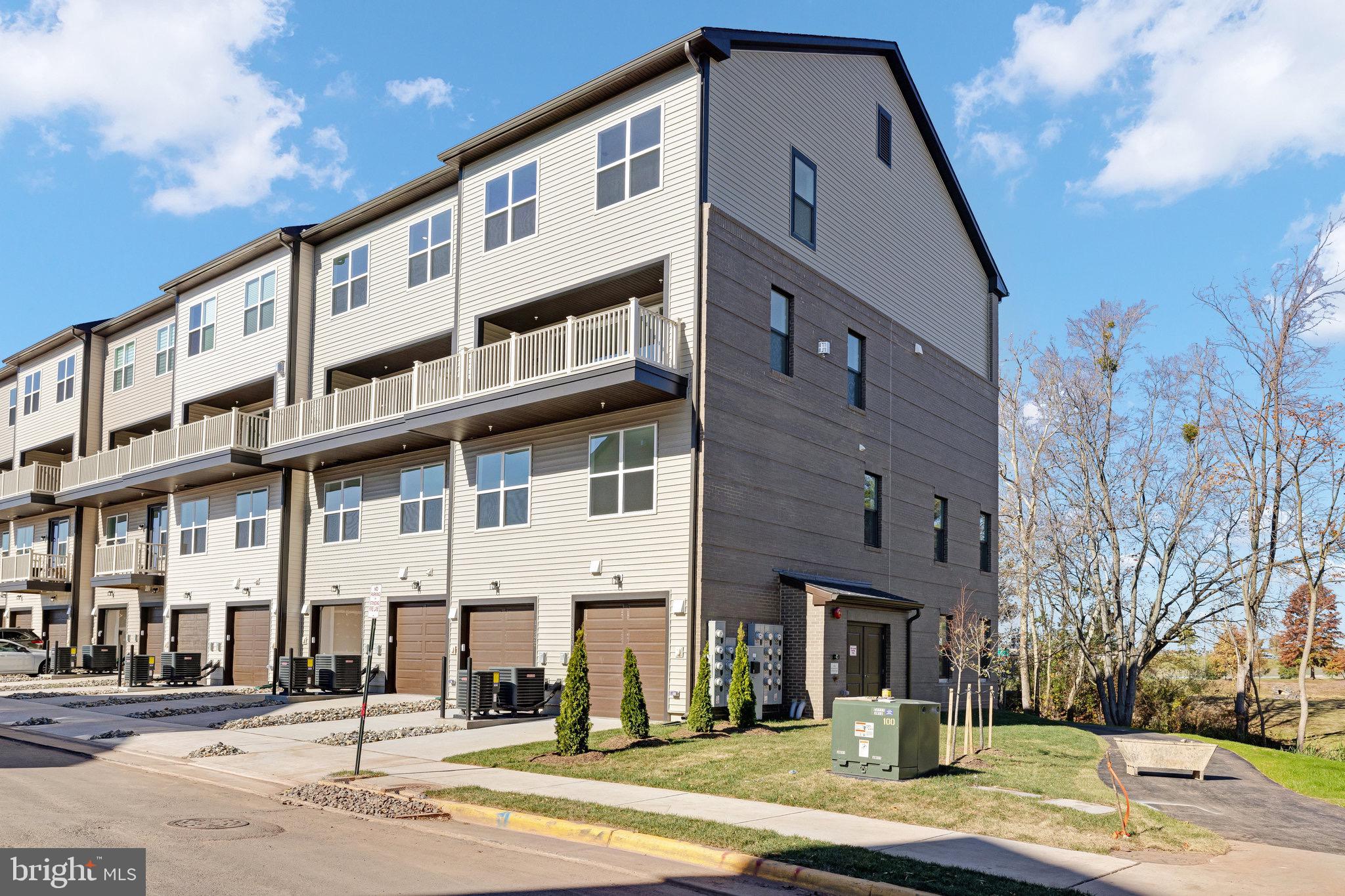 THE BOULEVARDS AT WESTFIELDS - Residential Lease