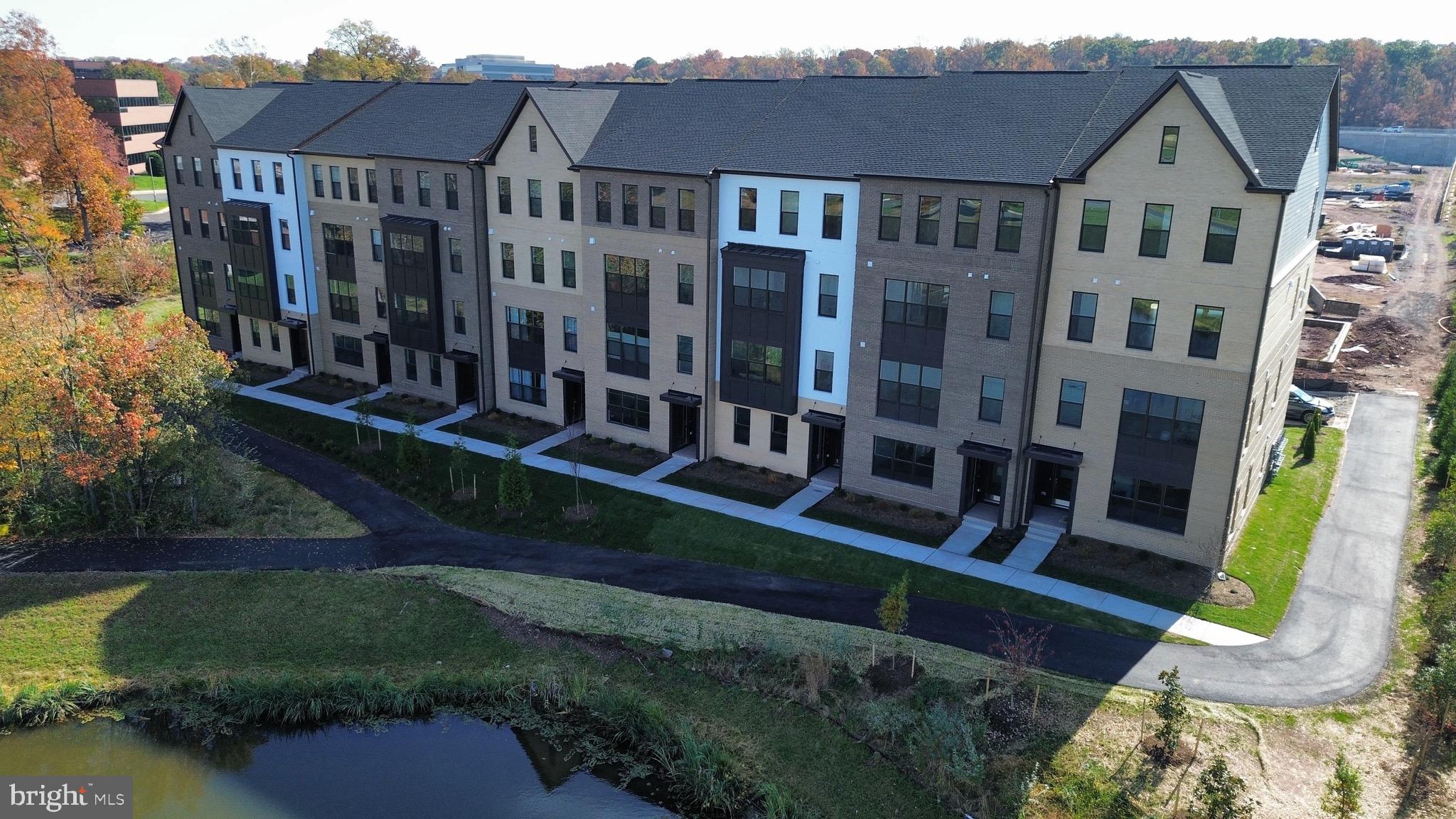 THE BOULEVARDS AT WESTFIELDS - Residential Lease