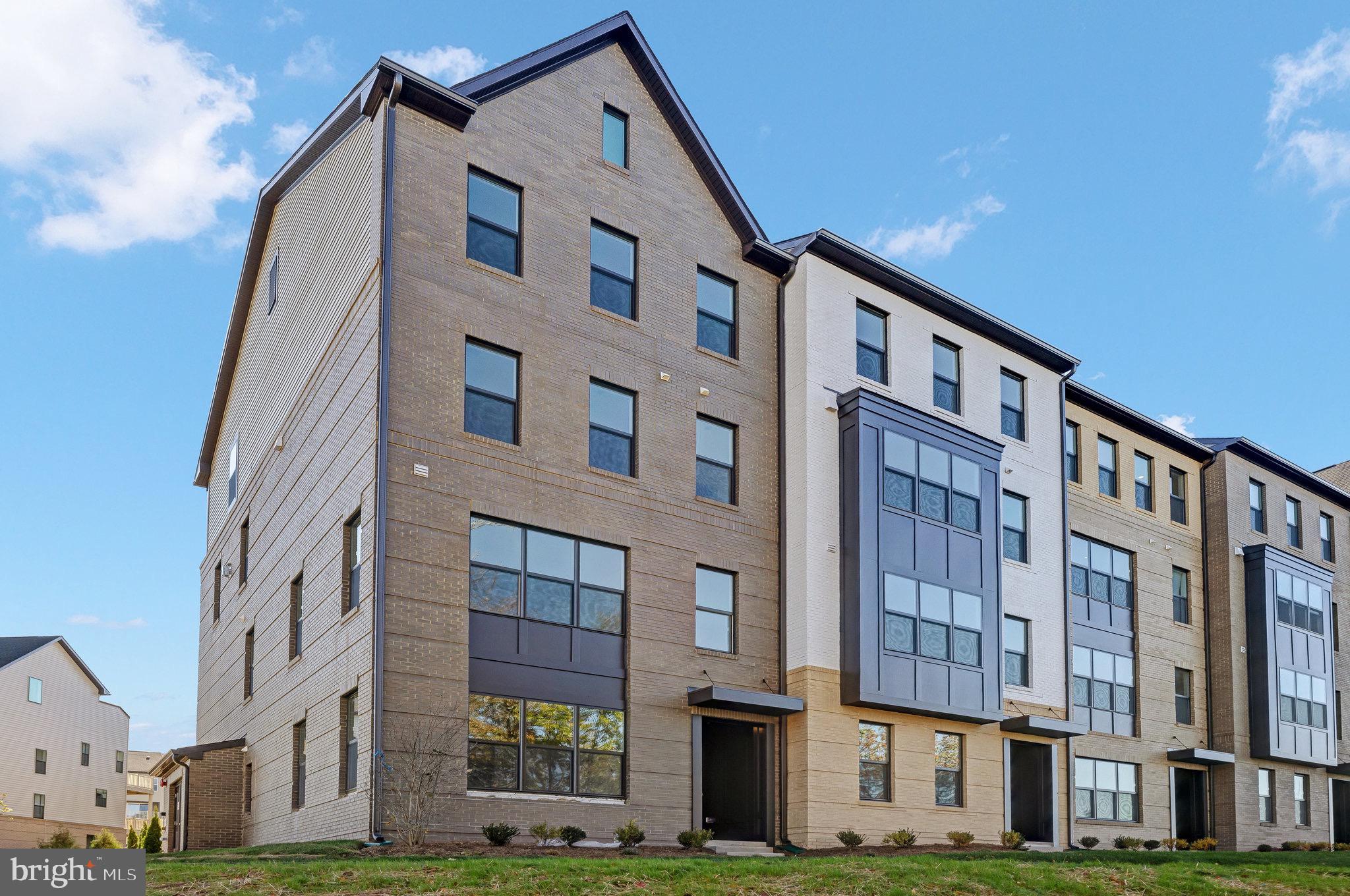 THE BOULEVARDS AT WESTFIELDS - Residential Lease