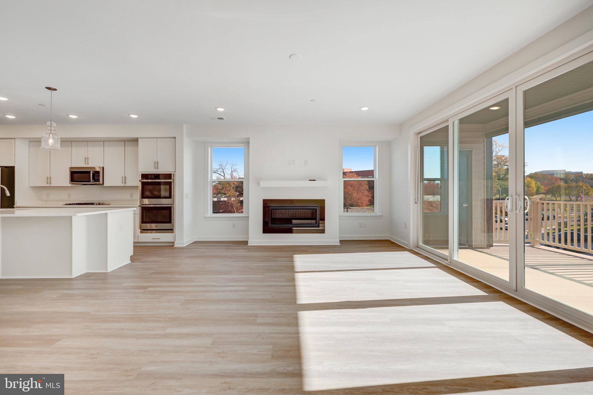 THE BOULEVARDS AT WESTFIELDS - Residential Lease