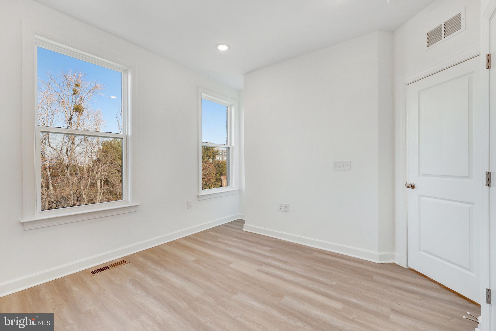 THE BOULEVARDS AT WESTFIELDS - Residential Lease