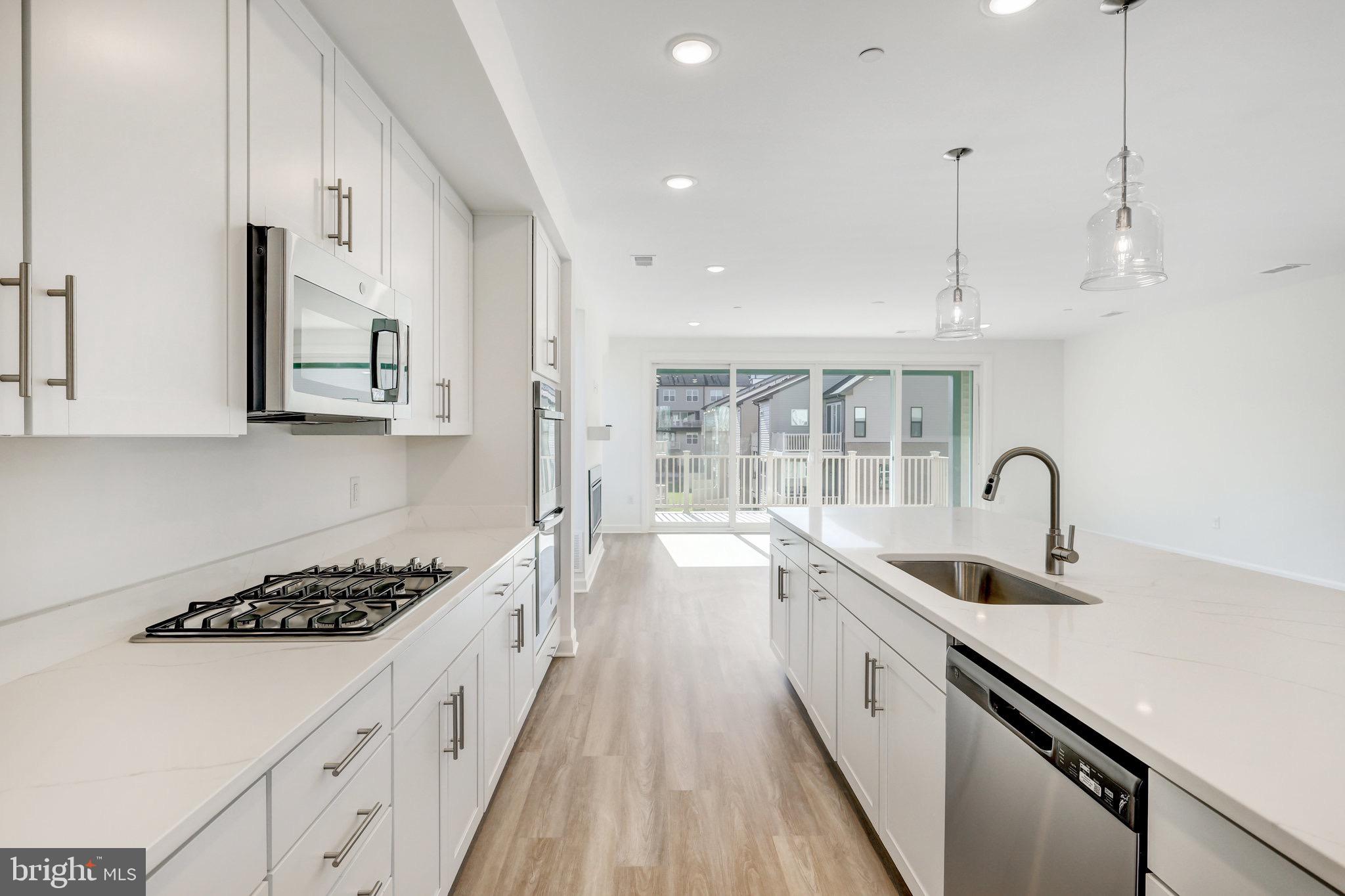 THE BOULEVARDS AT WESTFIELDS - Residential Lease