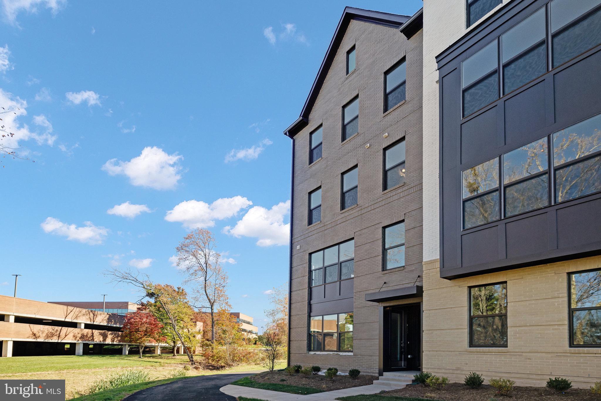 THE BOULEVARDS AT WESTFIELDS - Residential Lease