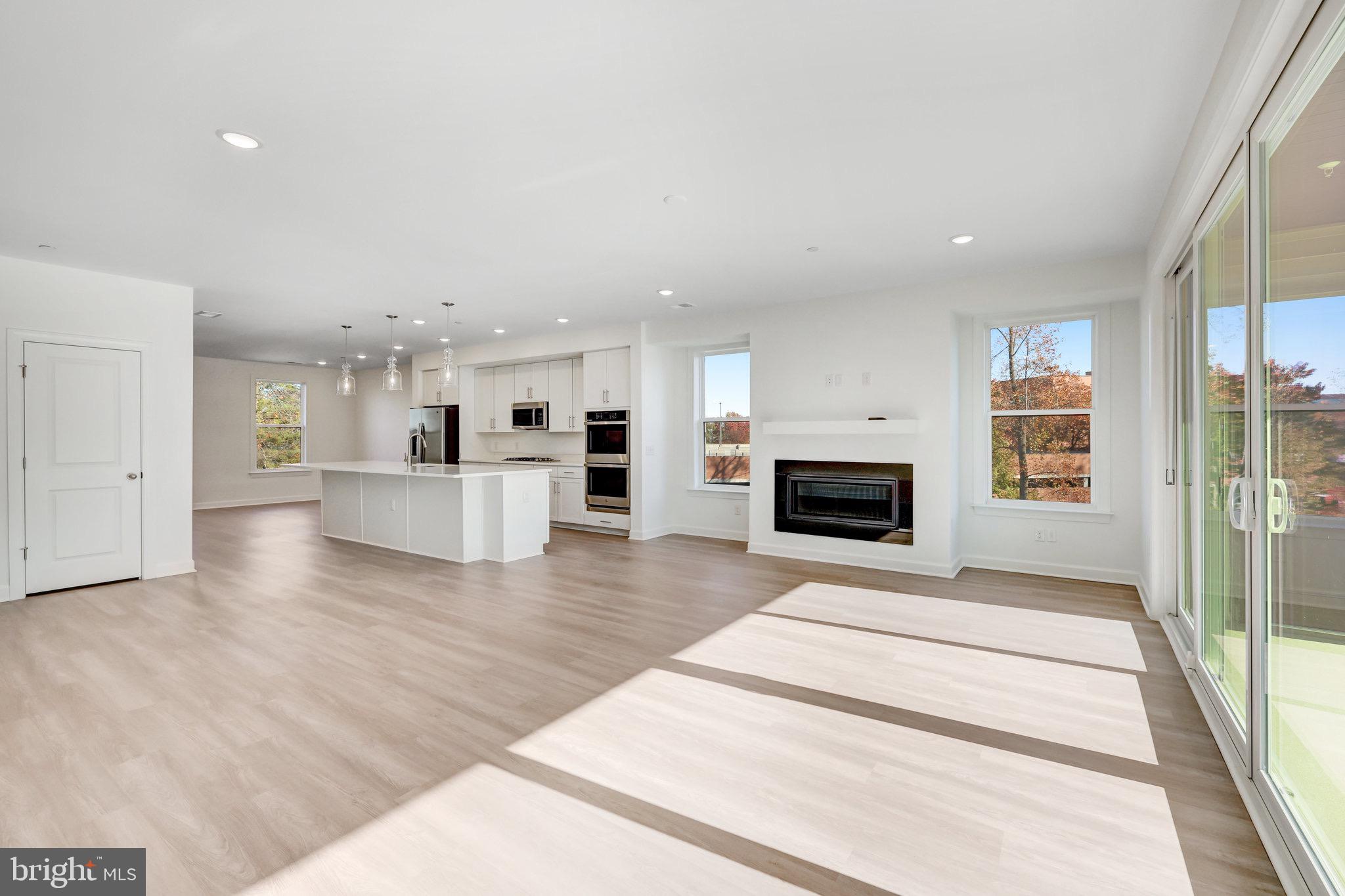 THE BOULEVARDS AT WESTFIELDS - Residential Lease