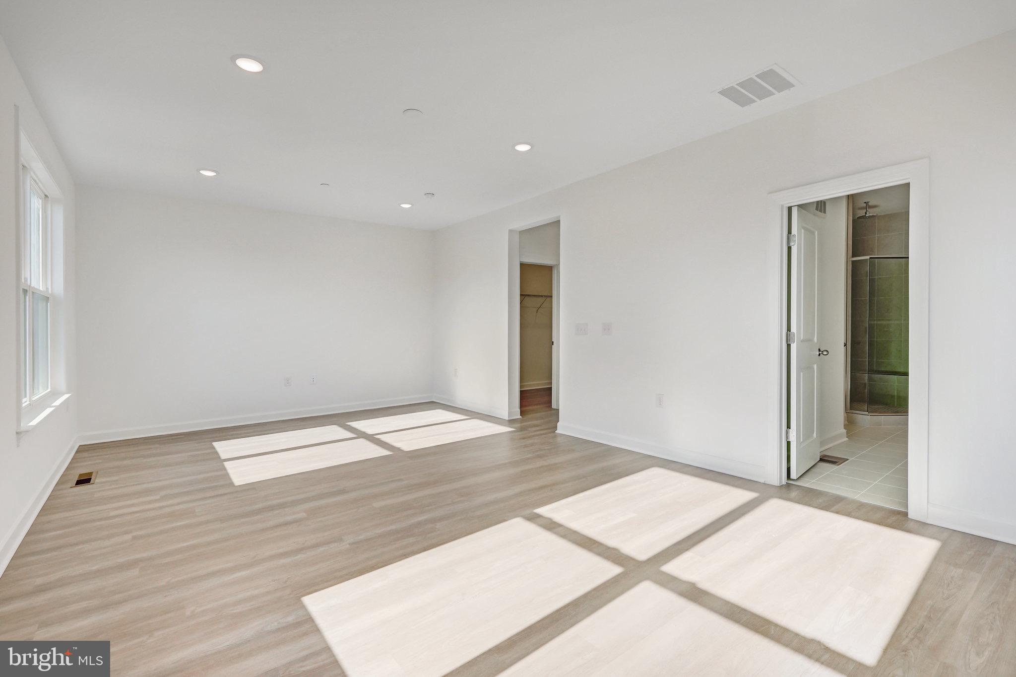 THE BOULEVARDS AT WESTFIELDS - Residential Lease