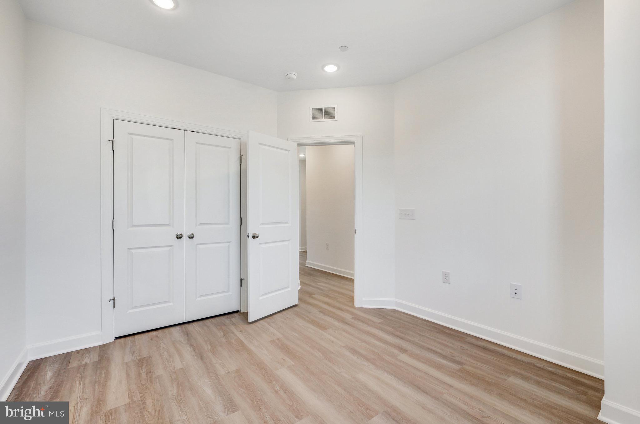 THE BOULEVARDS AT WESTFIELDS - Residential Lease